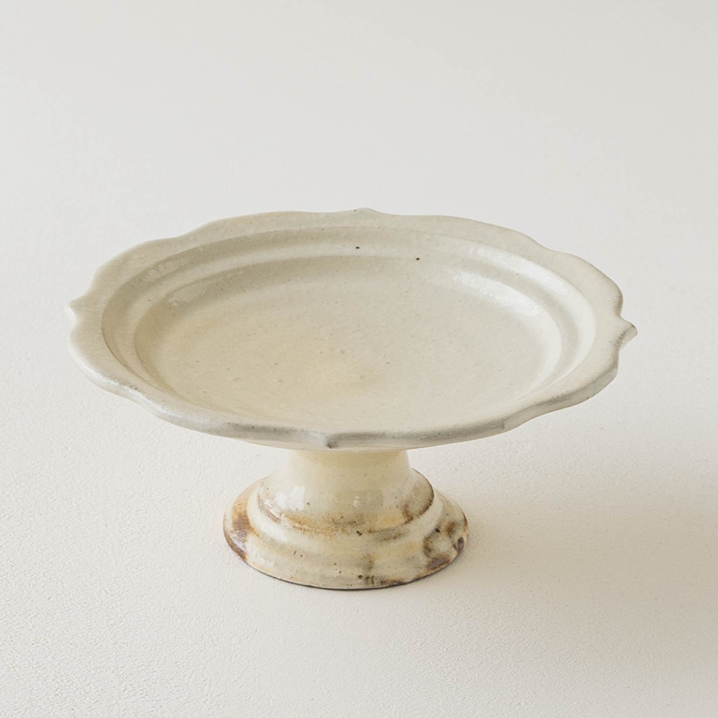 鉄散　彫刻コンポート皿　13cm｜古谷製陶所
