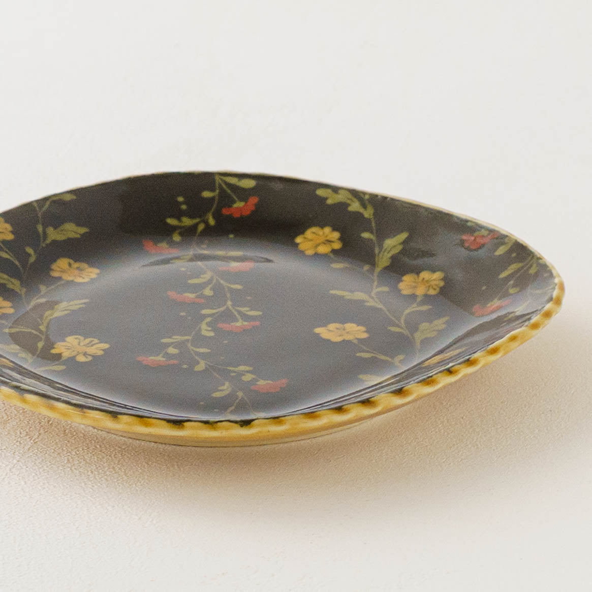 Square Plates | Ayano Arai