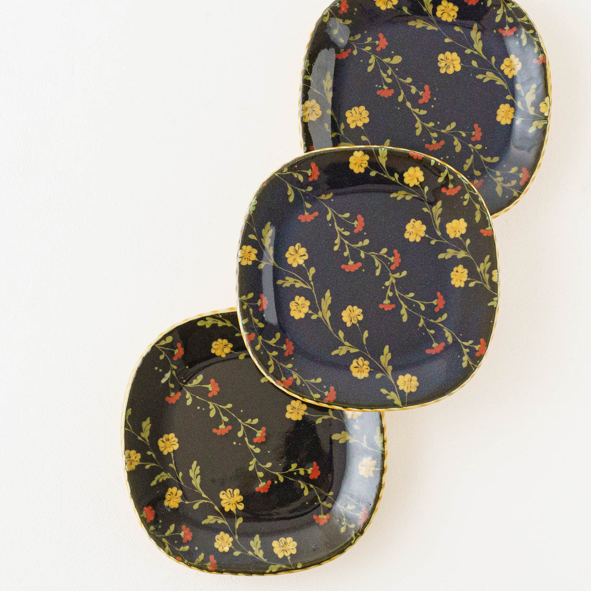 Square Plates | Ayano Arai