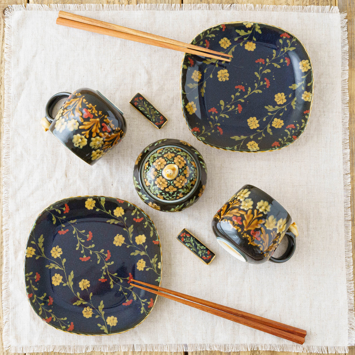 Square Plates | Ayano Arai
