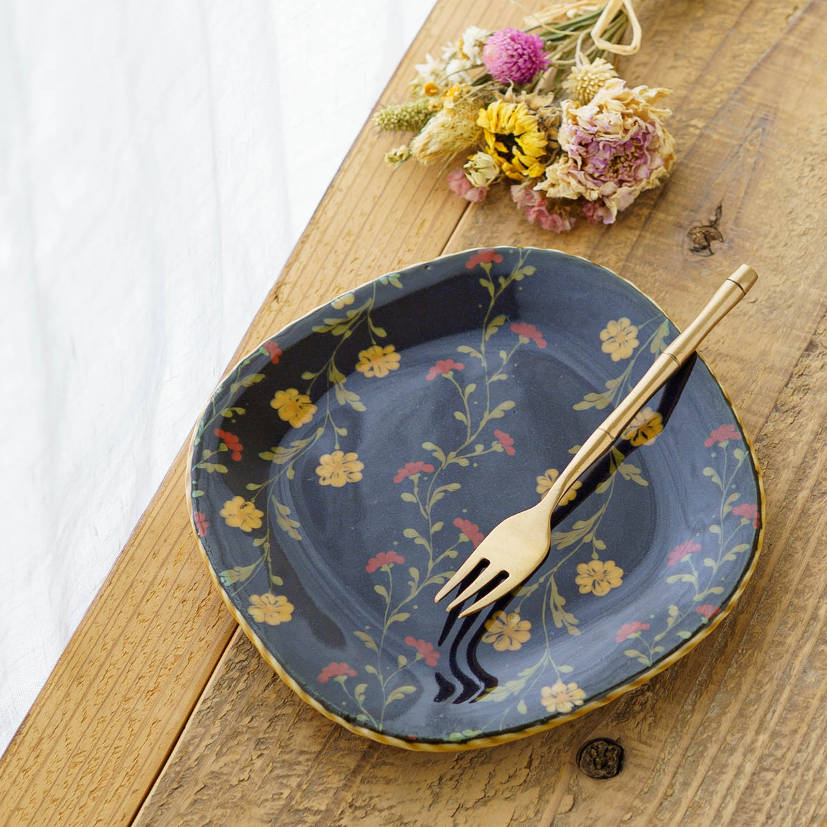 Square Plates | Ayano Arai
