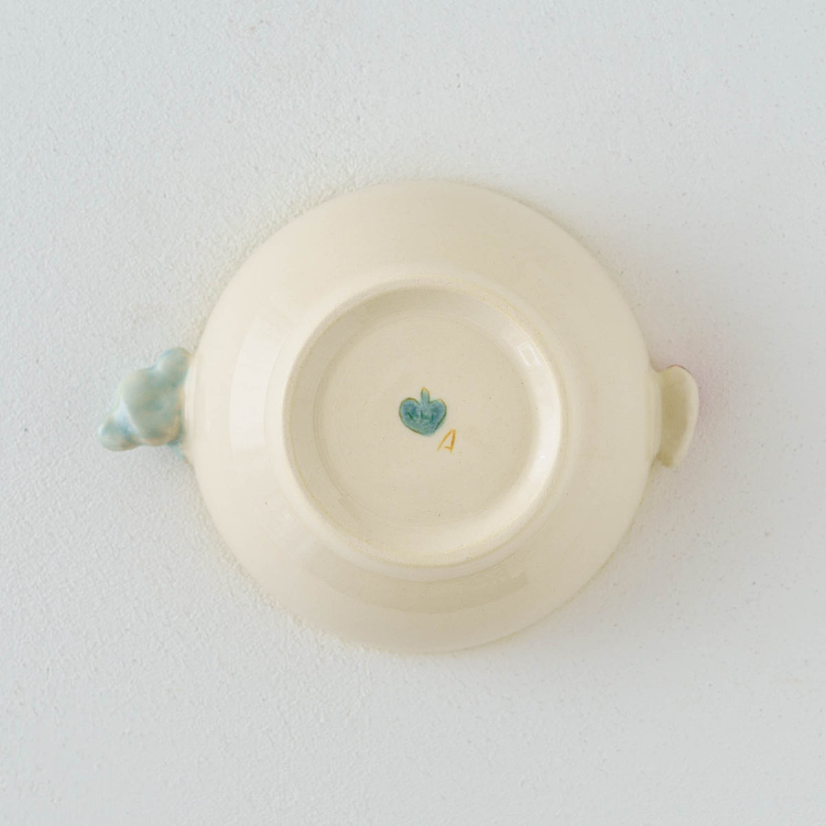 Small Bowl with Handles elephant | Aki Ota