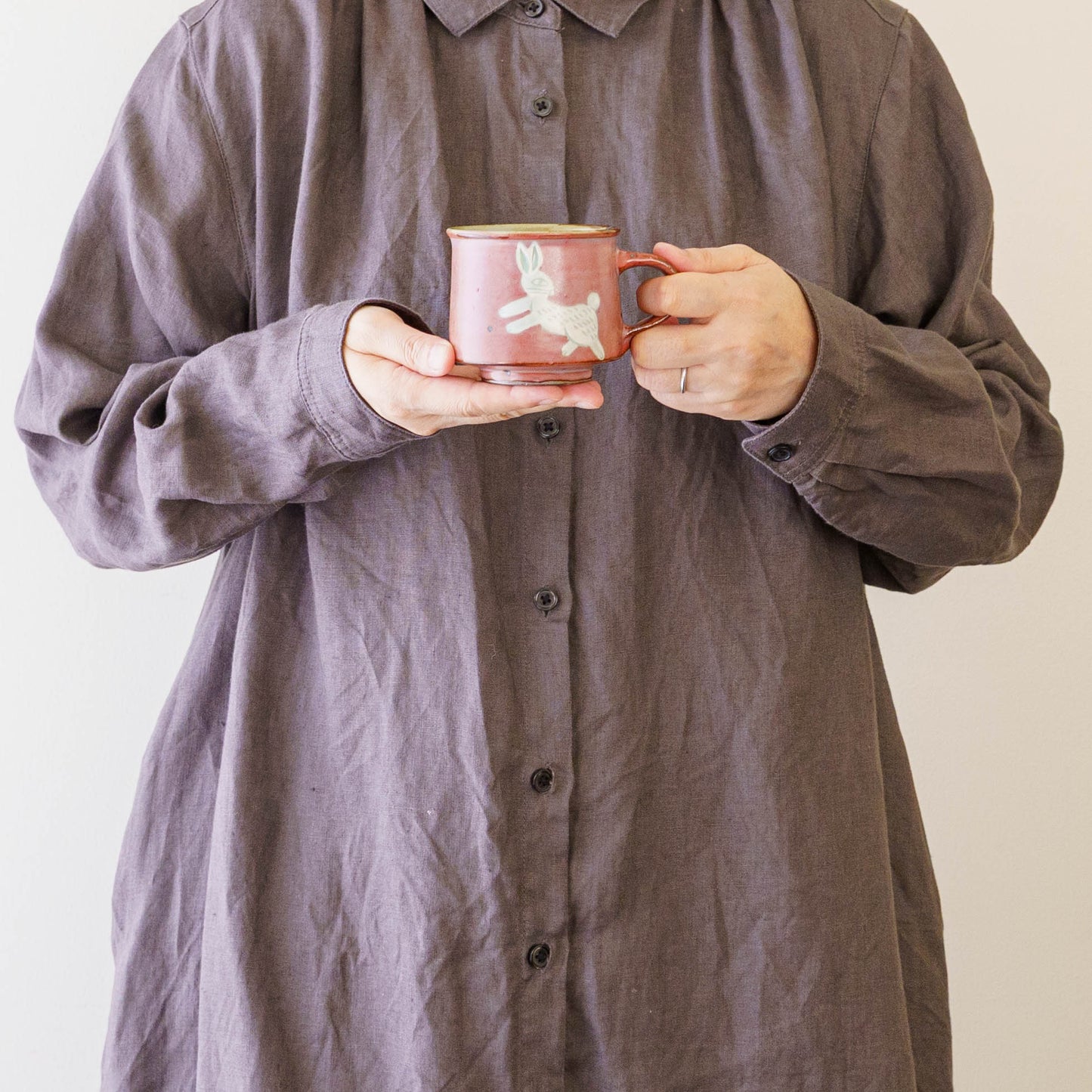 角コーヒーカップ　中　うさぎ｜皐月窯