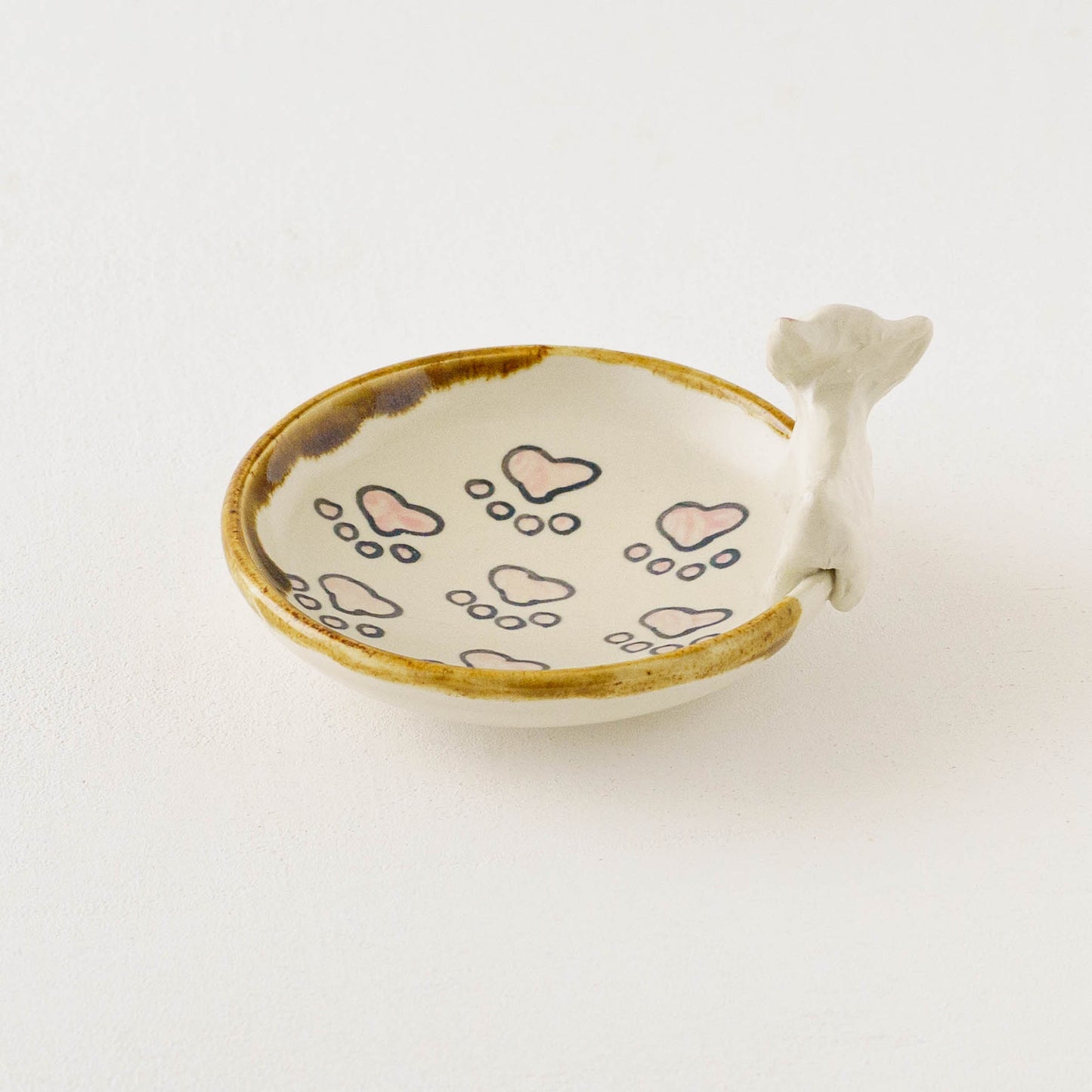 Cat x paw round plate｜Kei Kajita