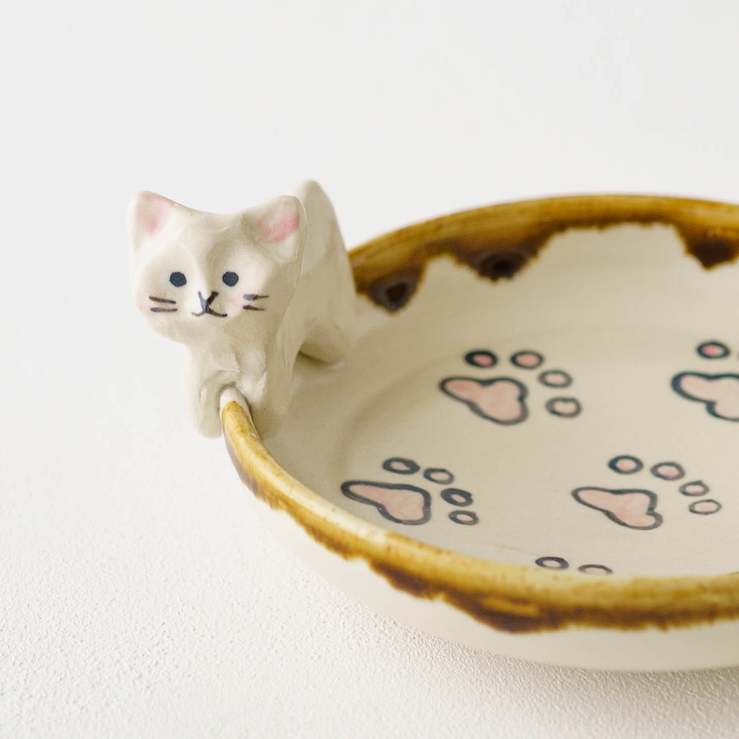 ねこ x にくきゅう　丸皿｜梶田慶