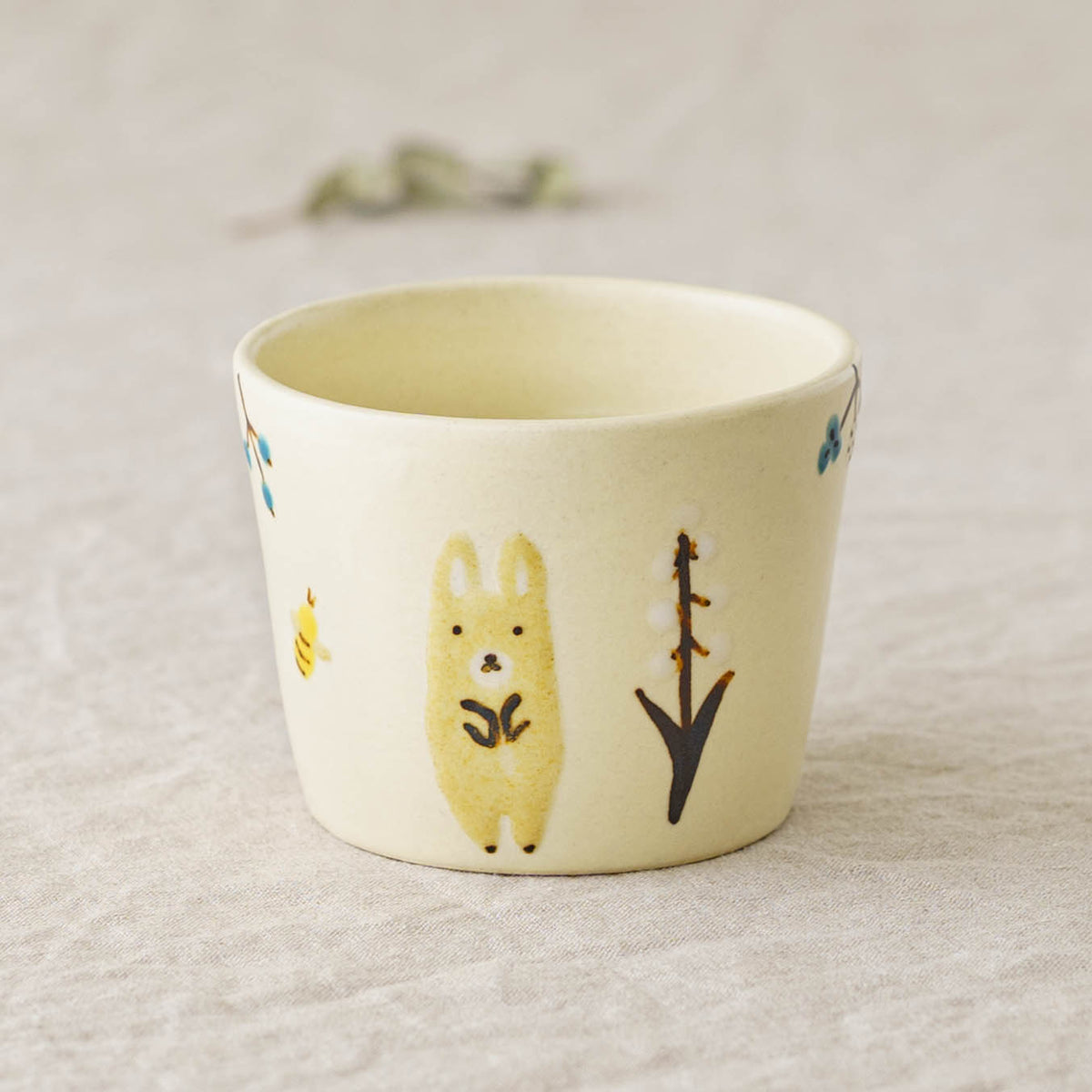 Cup rabbit | Aki Ota