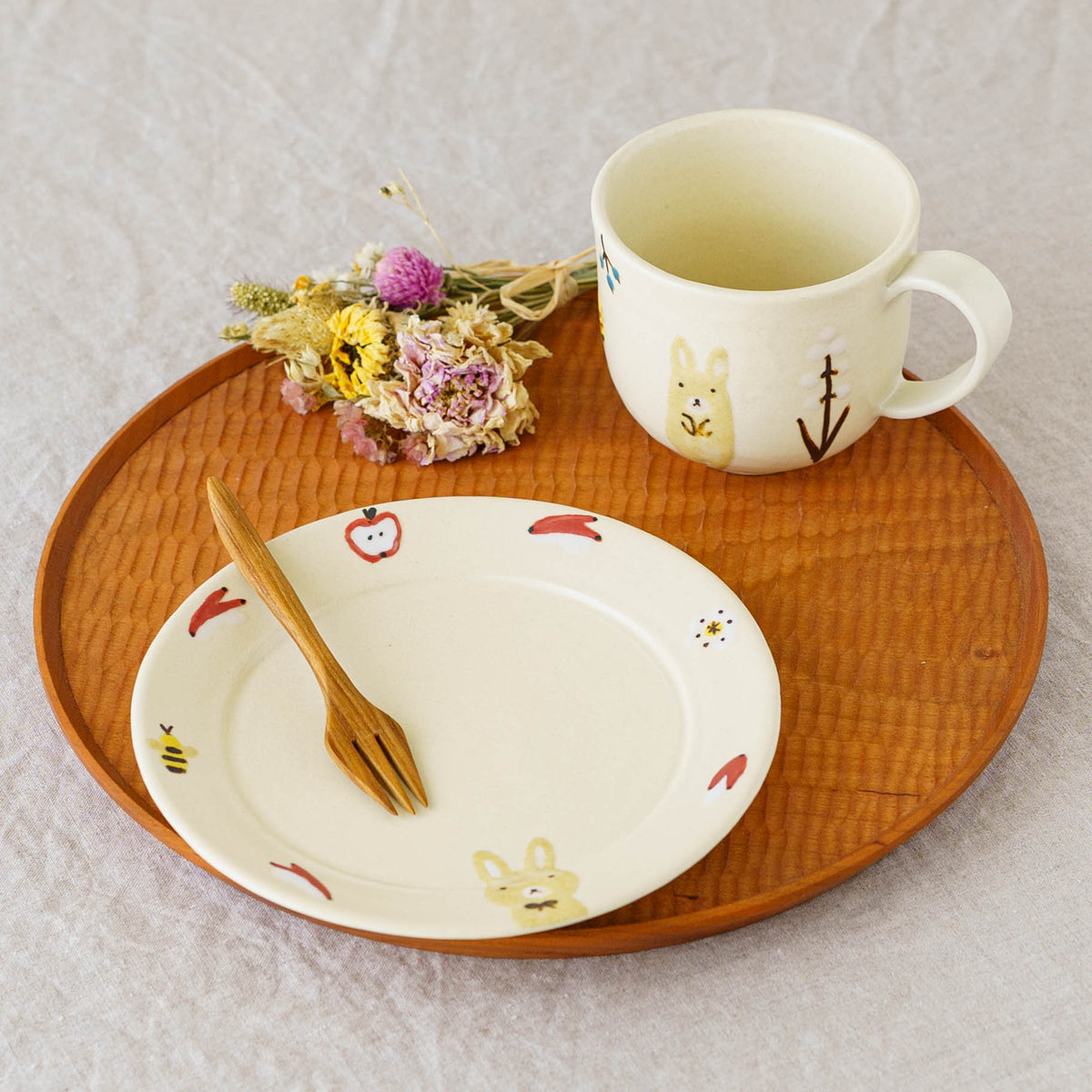 Mug rabbit | Aki Ota