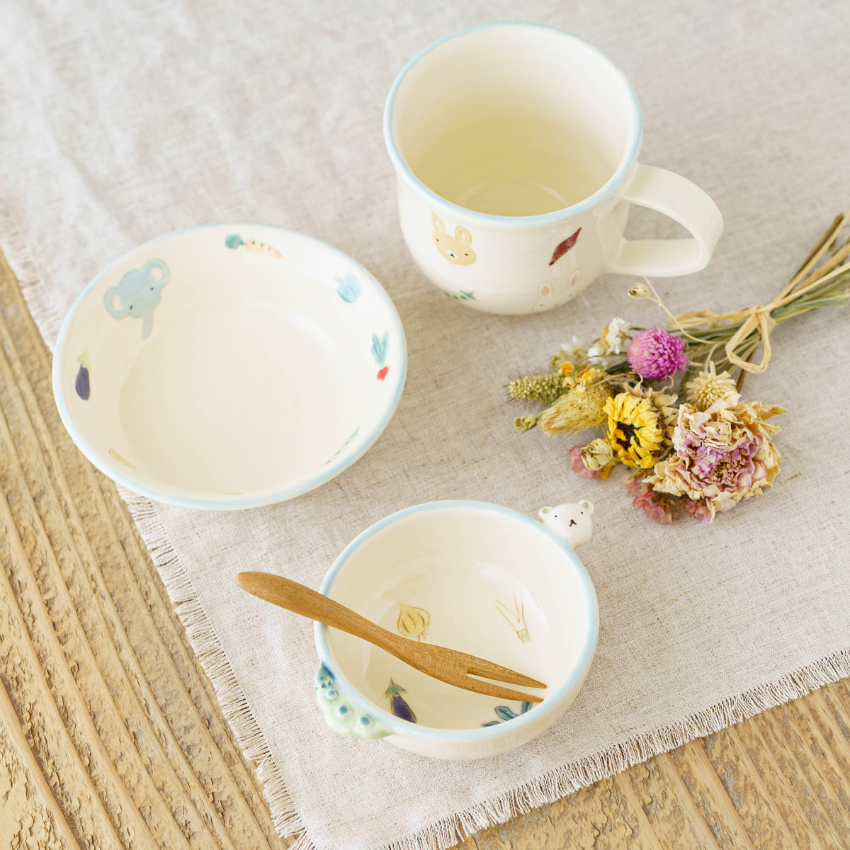 Small Bowl with Handles bear  | Aki Ota