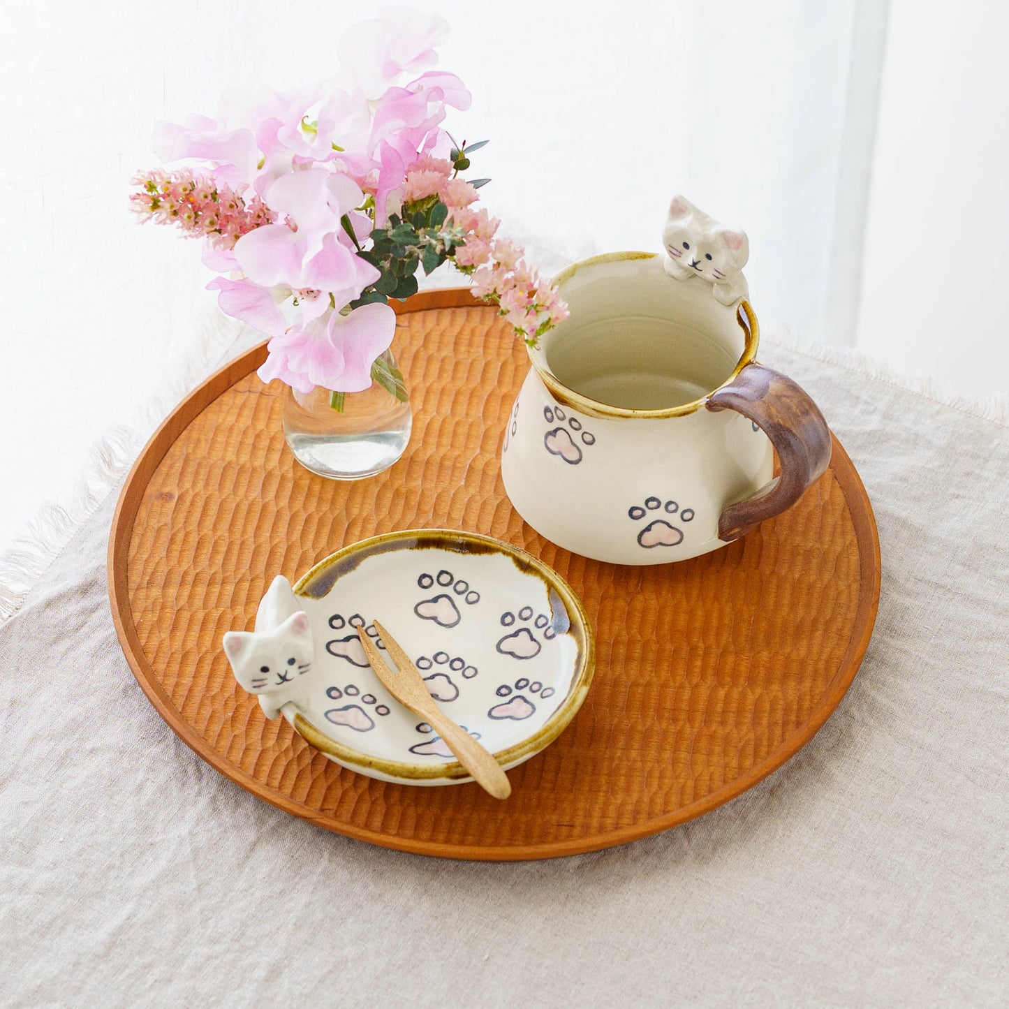 Cat x paw round plate｜Kei Kajita