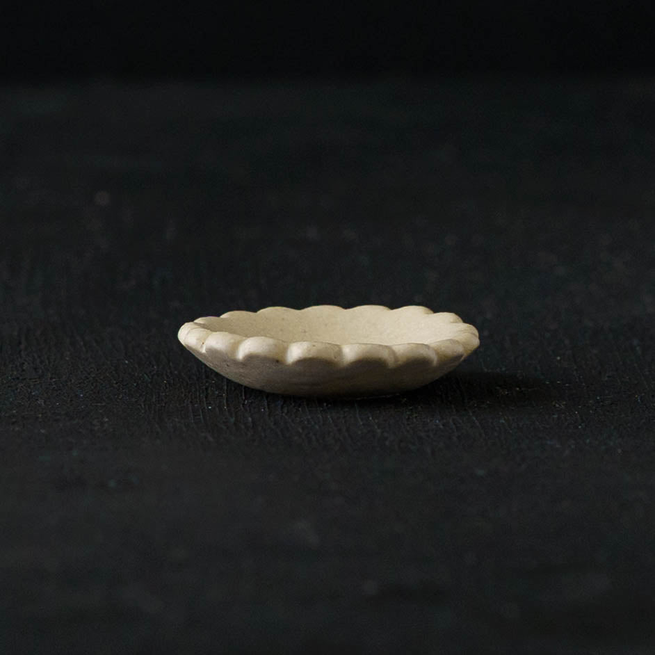 Flower chopstick rest with wreath | Michi Tsujimoto 