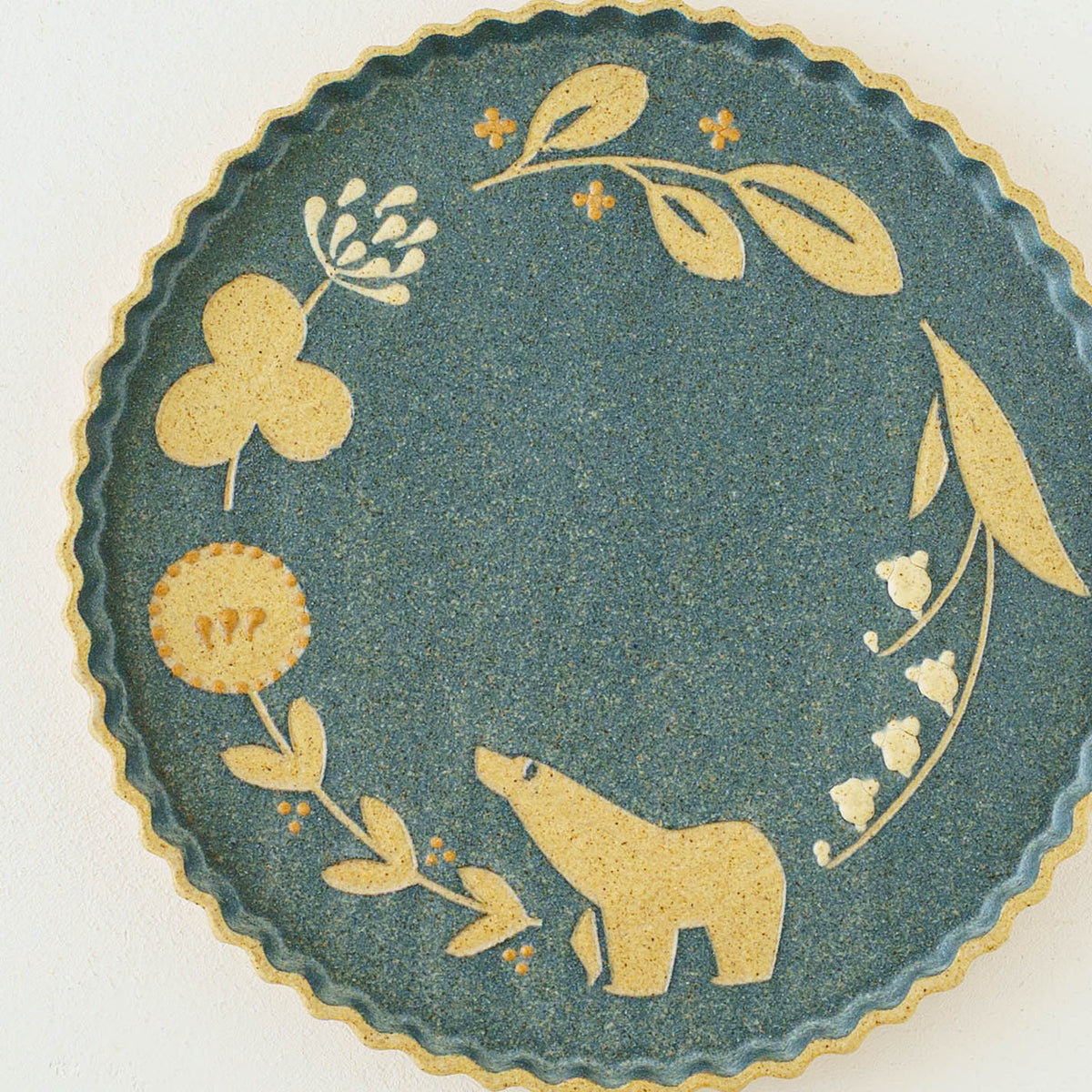 Round Plate rabbit | Aki Ota