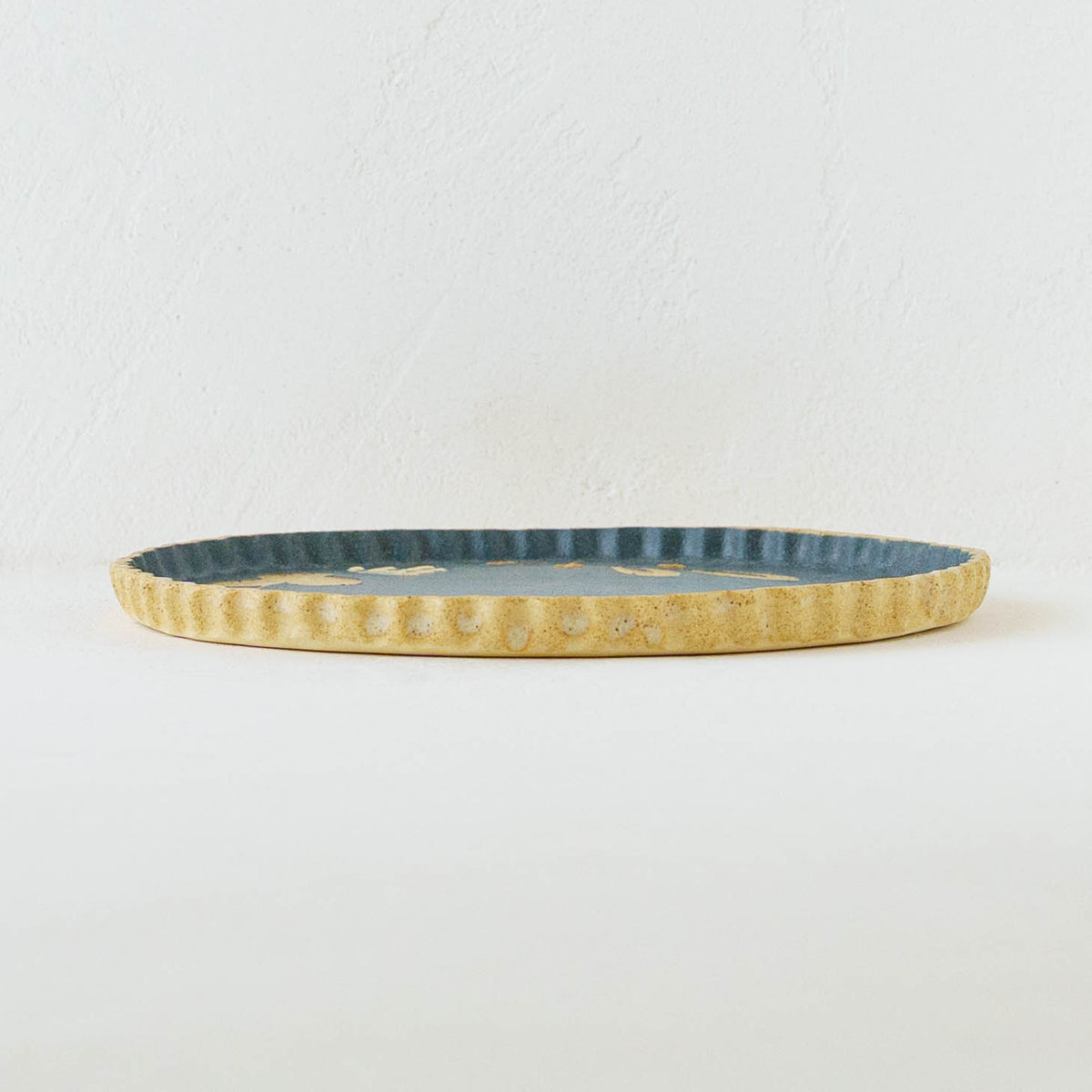 Round Plate rabbit | Aki Ota
