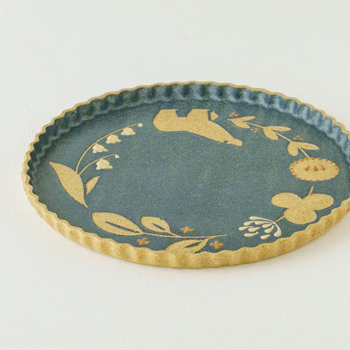 Round Plate rabbit | Aki Ota