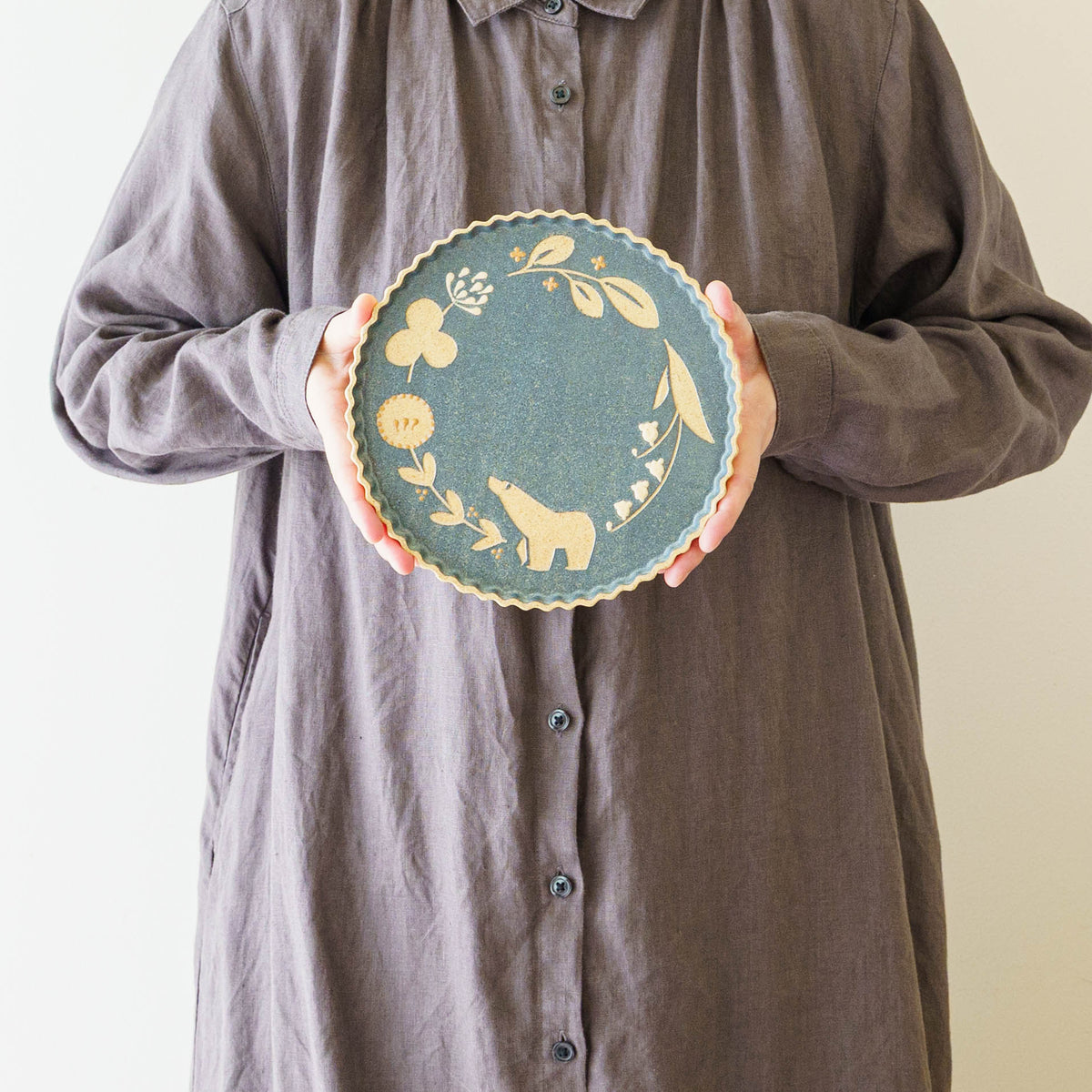 Round Plate rabbit | Aki Ota
