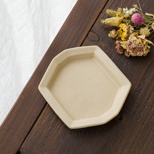 Octagonal Rim Plate S Ivory | Mami Furukawa