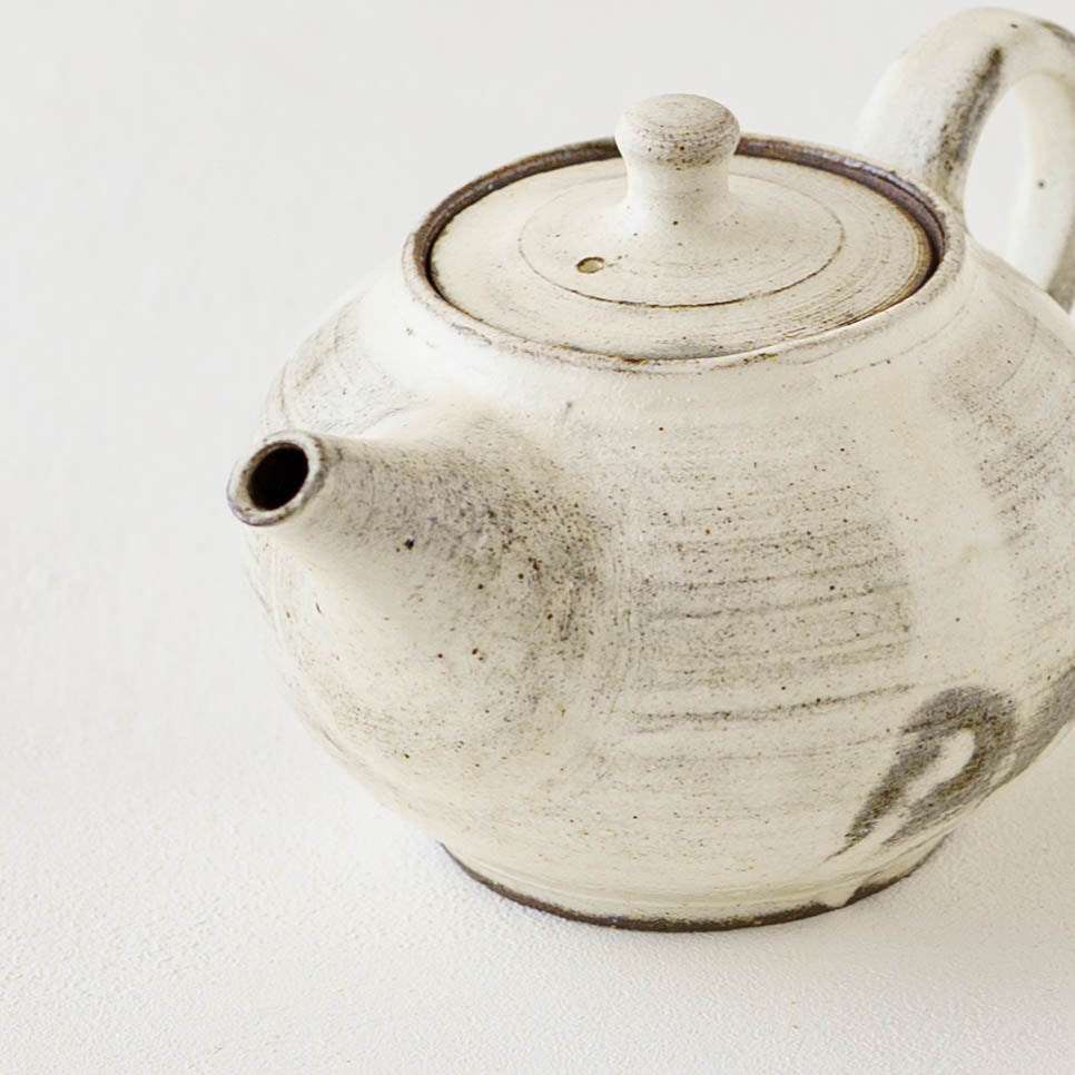 Pot | Totsu Keiichiro