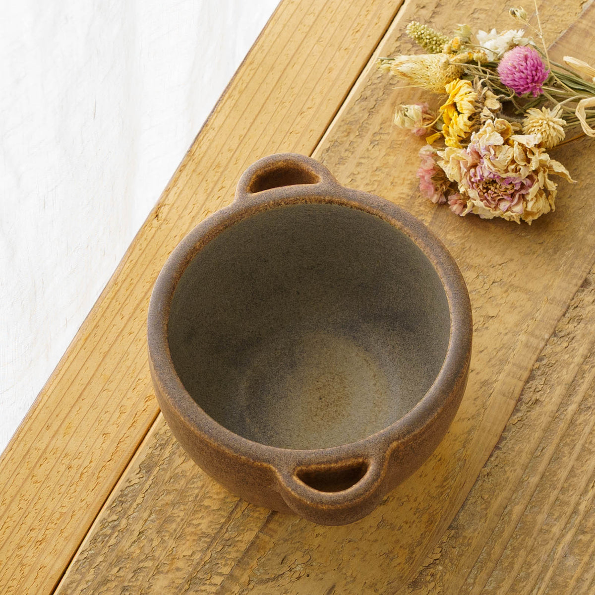 Heat-resistant bowl with handles brown | Mami Furukawa
