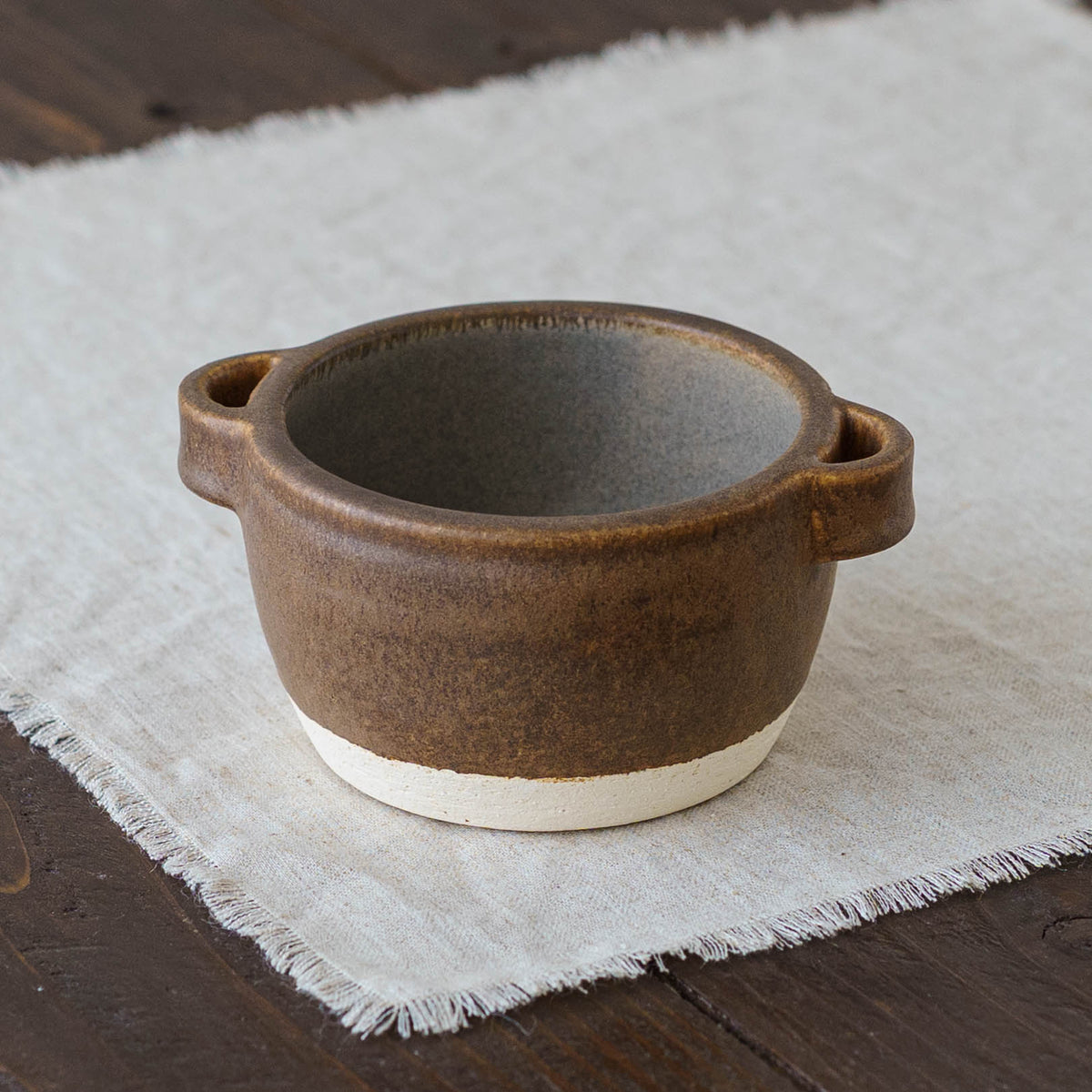 Heat-resistant bowl with handles brown | Mami Furukawa