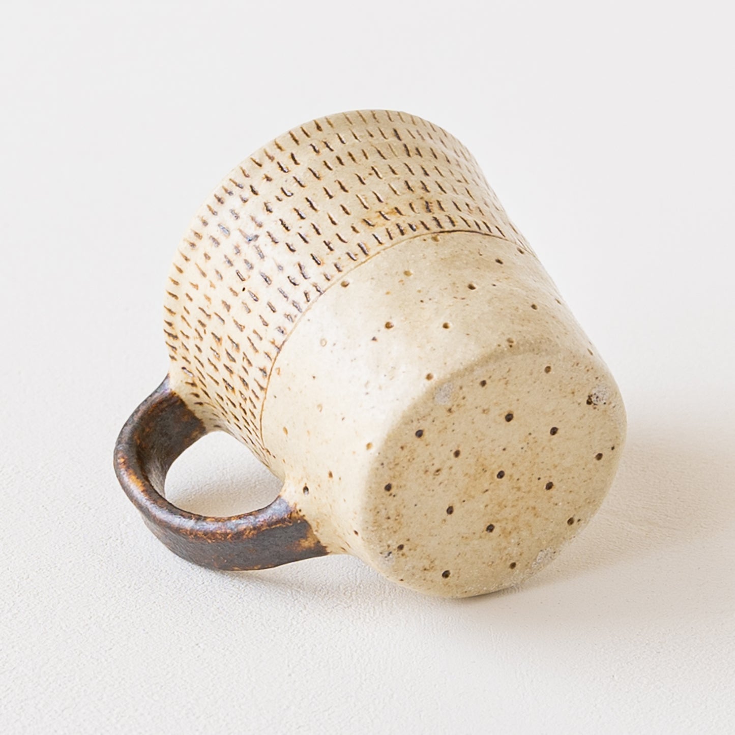 いつも手元に置いておきたくなる金成潤子さんのマグ