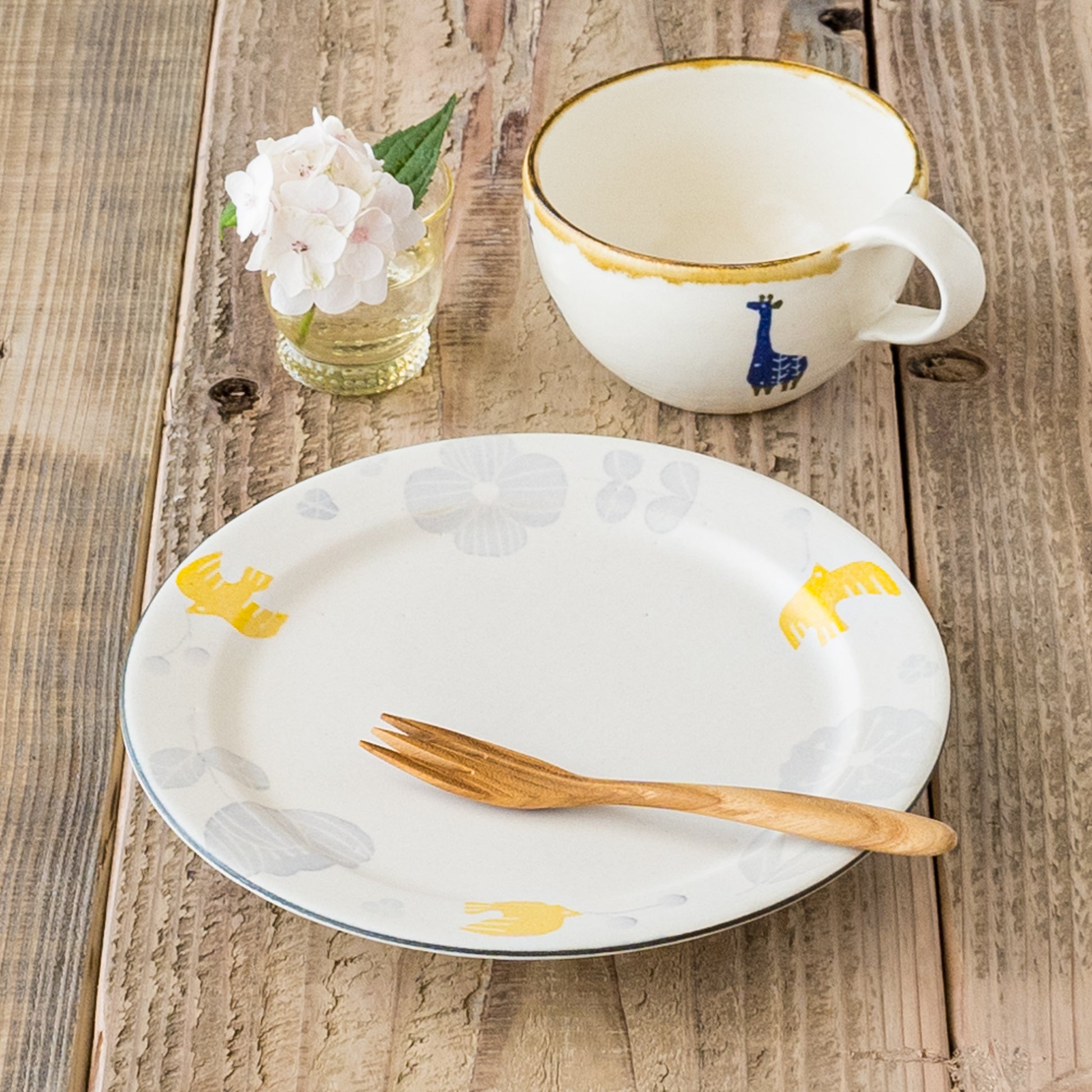 おうちごはんが素敵に過ごせる安見工房の和紙染めの6寸リム皿と丸マグ