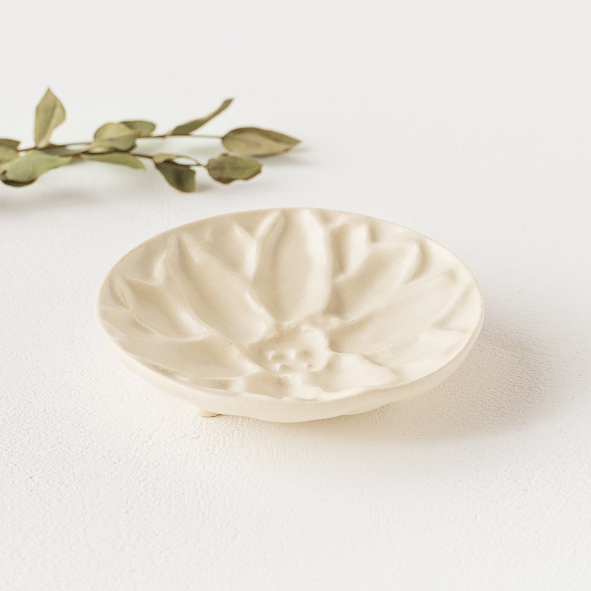 アクセサリートレイとしても素敵なyoshida potteryの豆皿