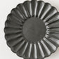 盛り付けたお料理が引き立つyoshida potteryの輪花皿