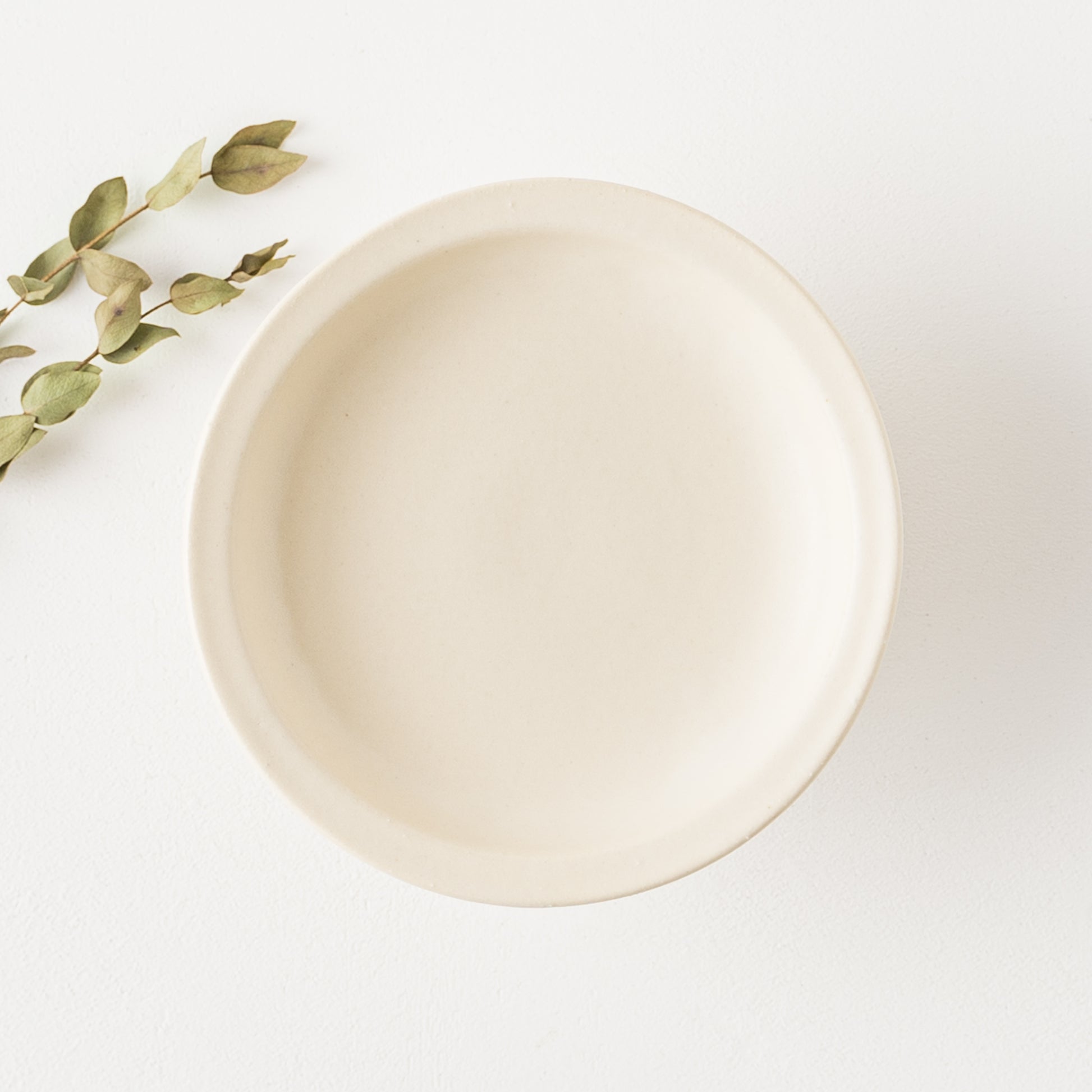 お料理を素敵に彩ってくれるyoshida potteryの高杯皿