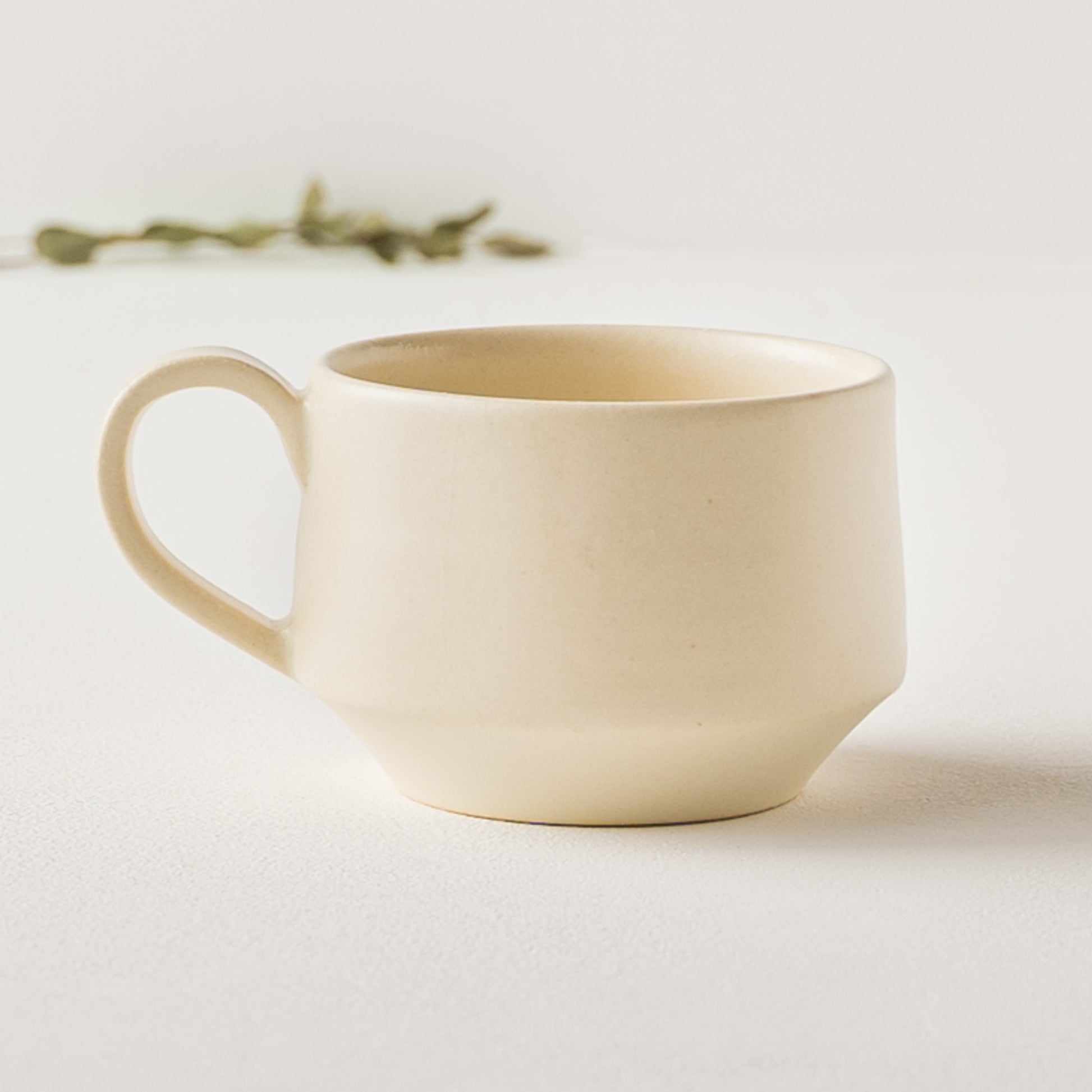 いつも手元に置いておきたくなるyoshida potteryのコーヒーカップ
