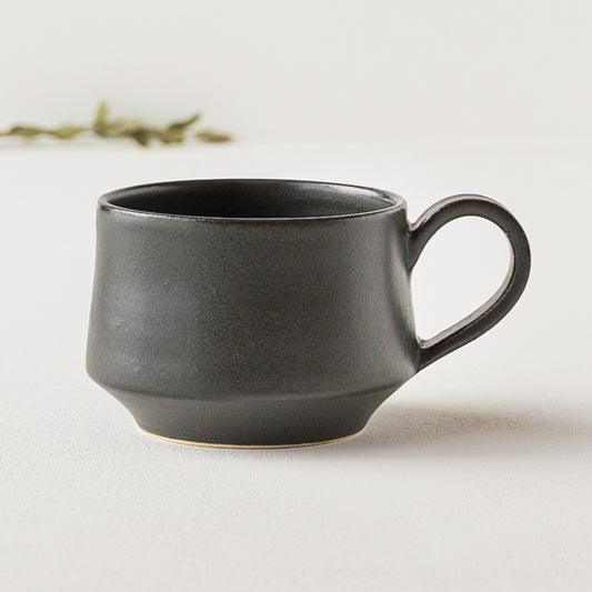 富士山型がおしゃれで可愛いyoshida potteryのコーヒーカップ