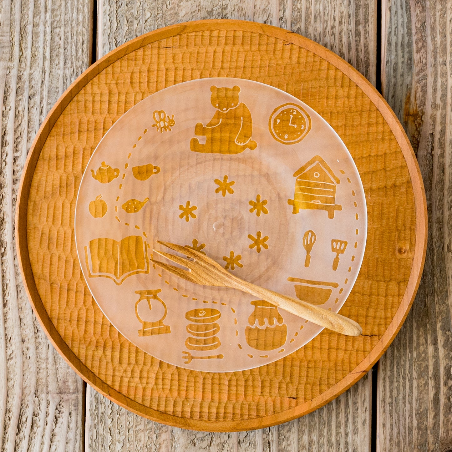 明るく楽しいおやつタイムにしてくれるワタナベサラさんのおやつのお皿