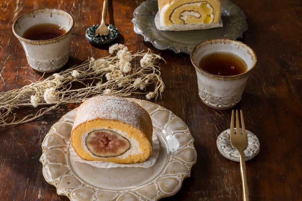 ルリアメ工房のフリーカップとケーキ皿