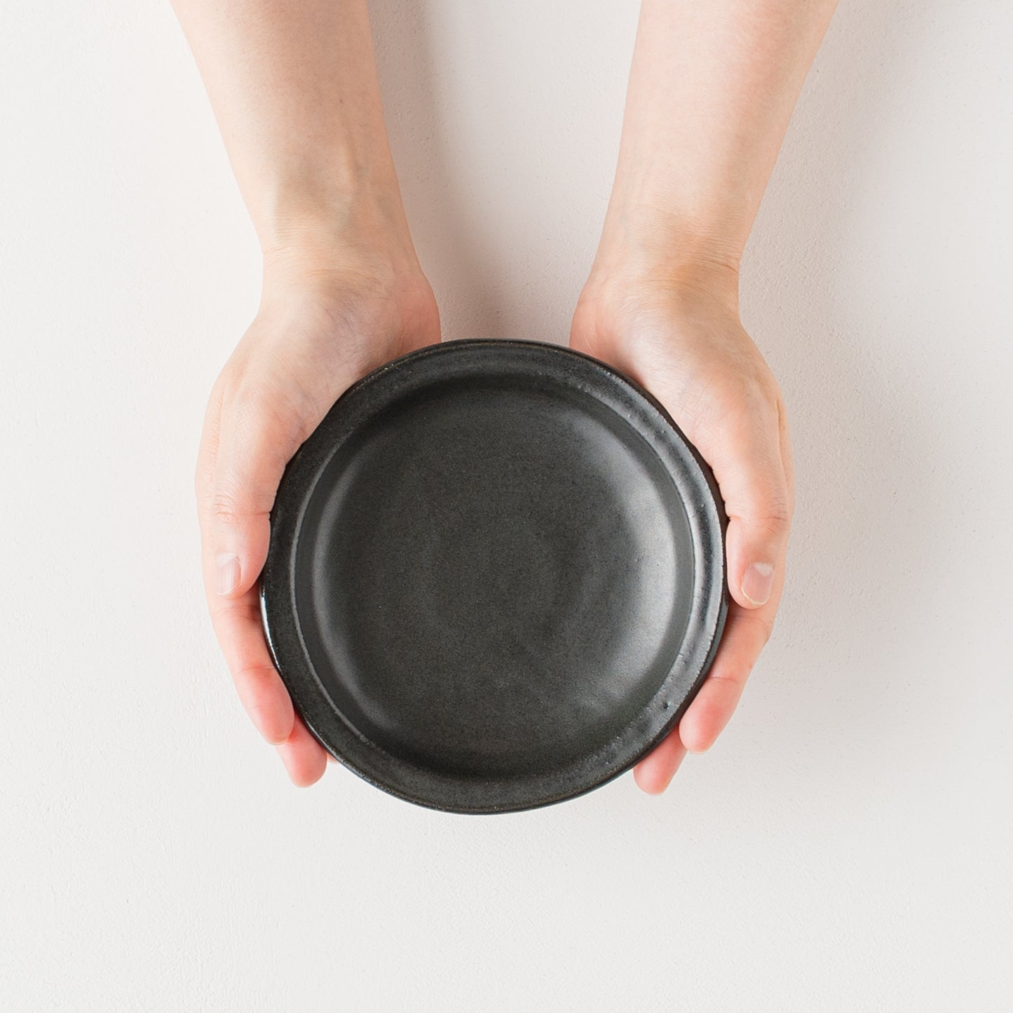 食卓にリズムが生まれるyoshida potteryの高杯皿
