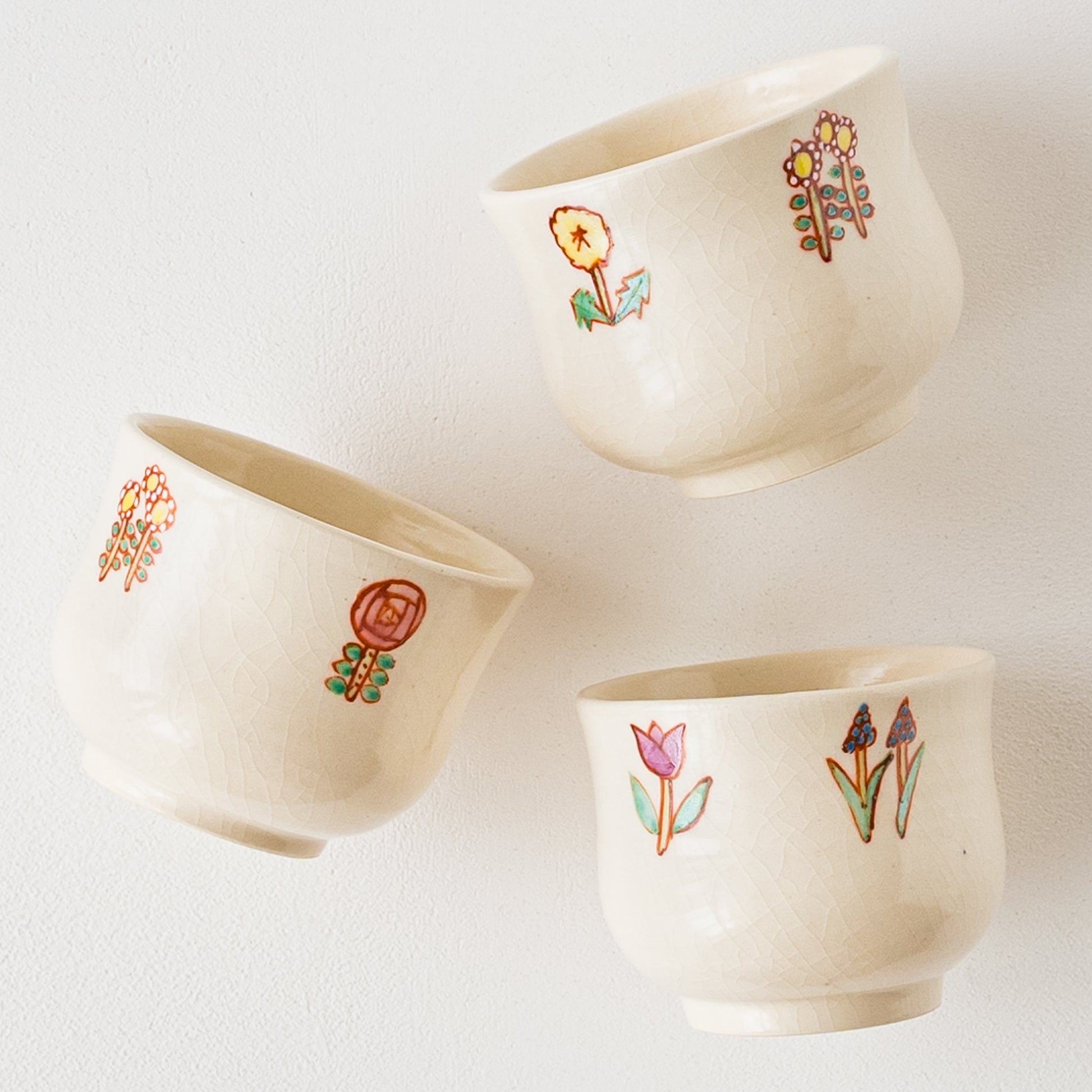 色鮮やかな小花にほっこり癒される長浜由起子さんの小花絵付フリーカップ