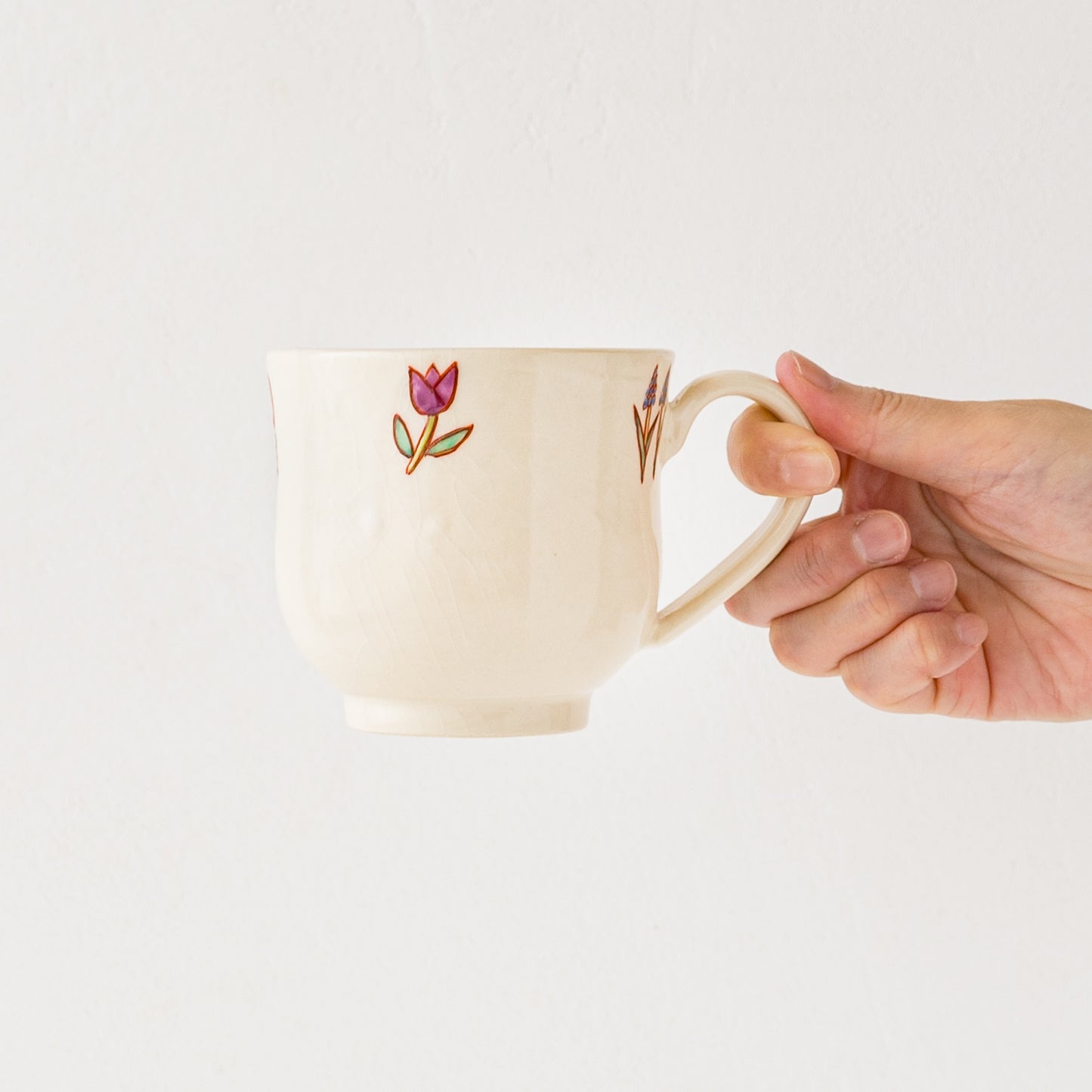 いつものコーヒーがもっと美味しくなる長浜由起子さんの小花絵付マグ