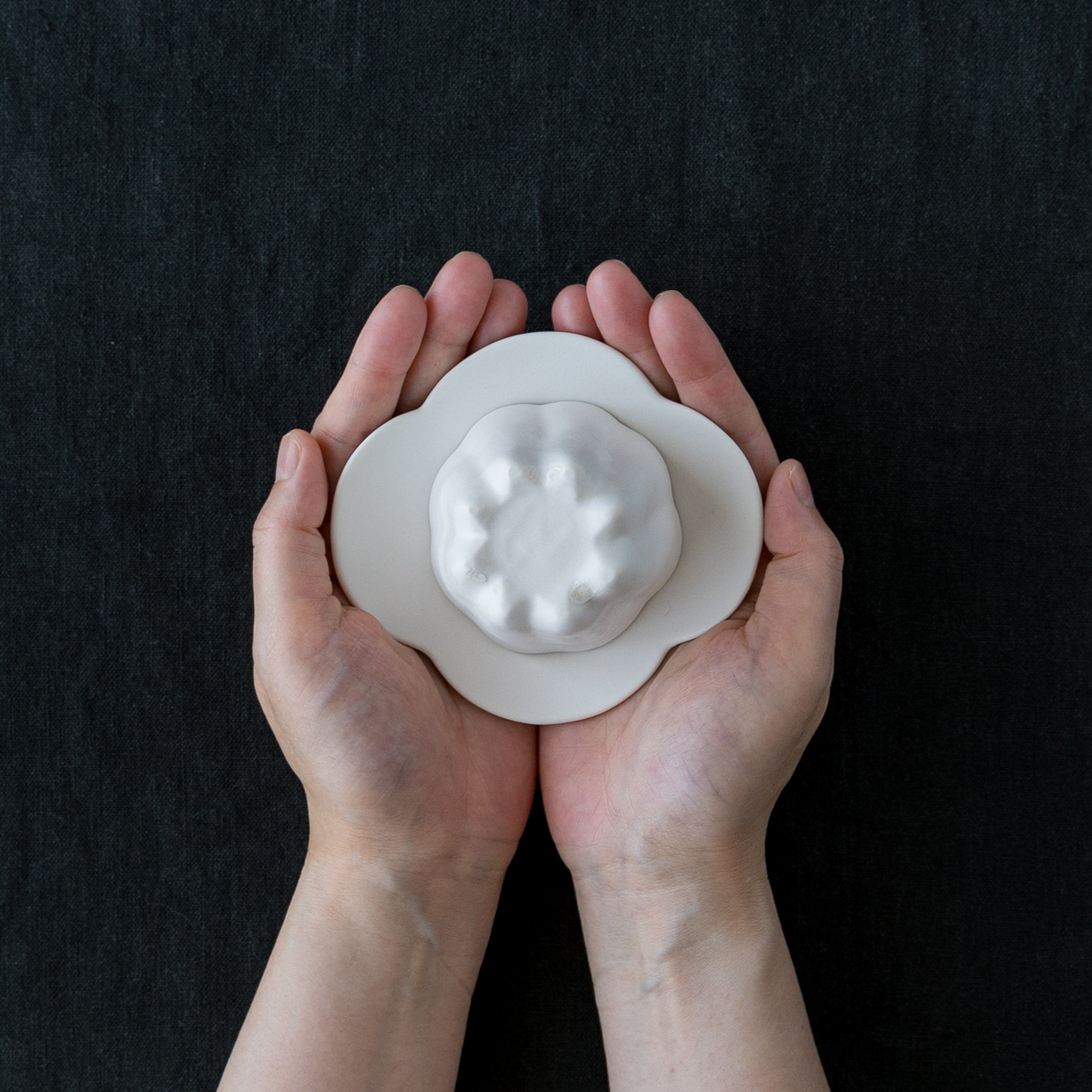 素敵なお茶の時間を過ごせる藤村佳澄さんのカヌレ茶器