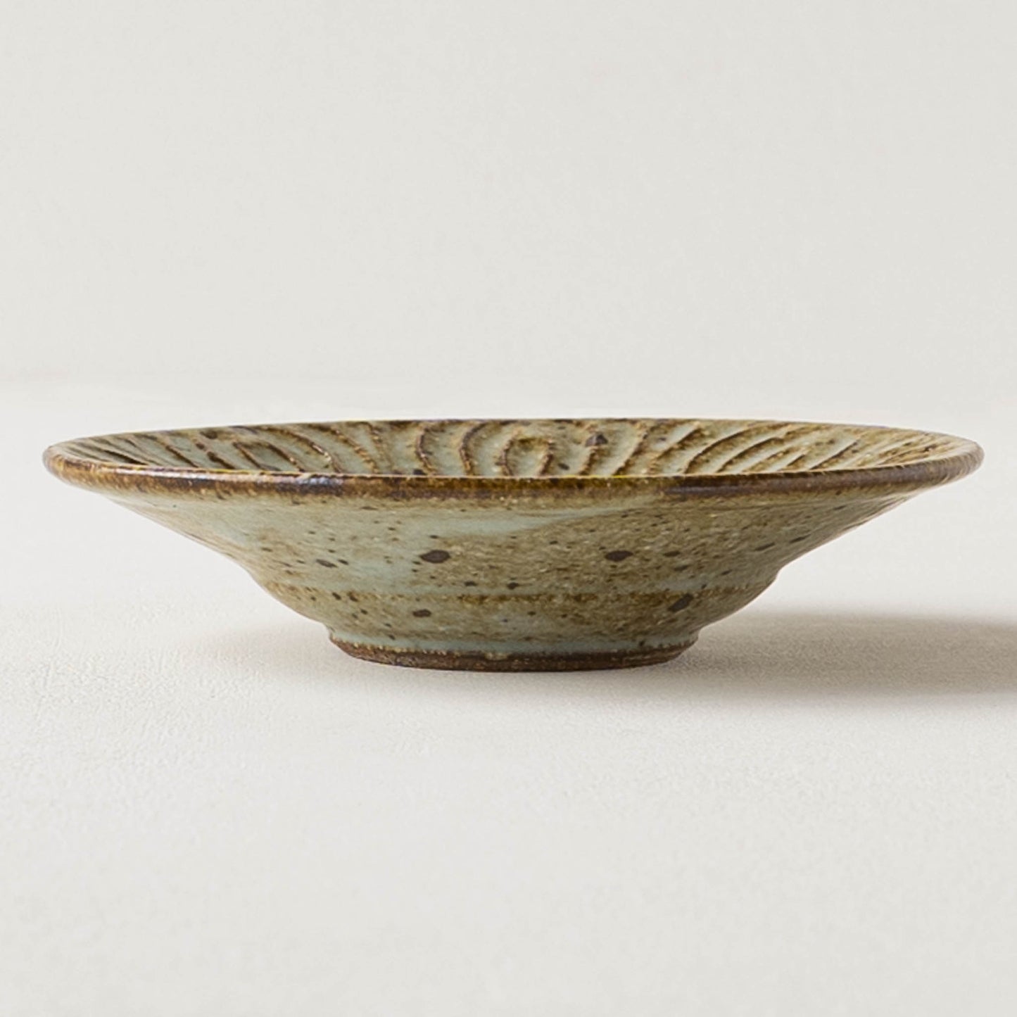 伊藤豊さんの花紋小皿もえぎ