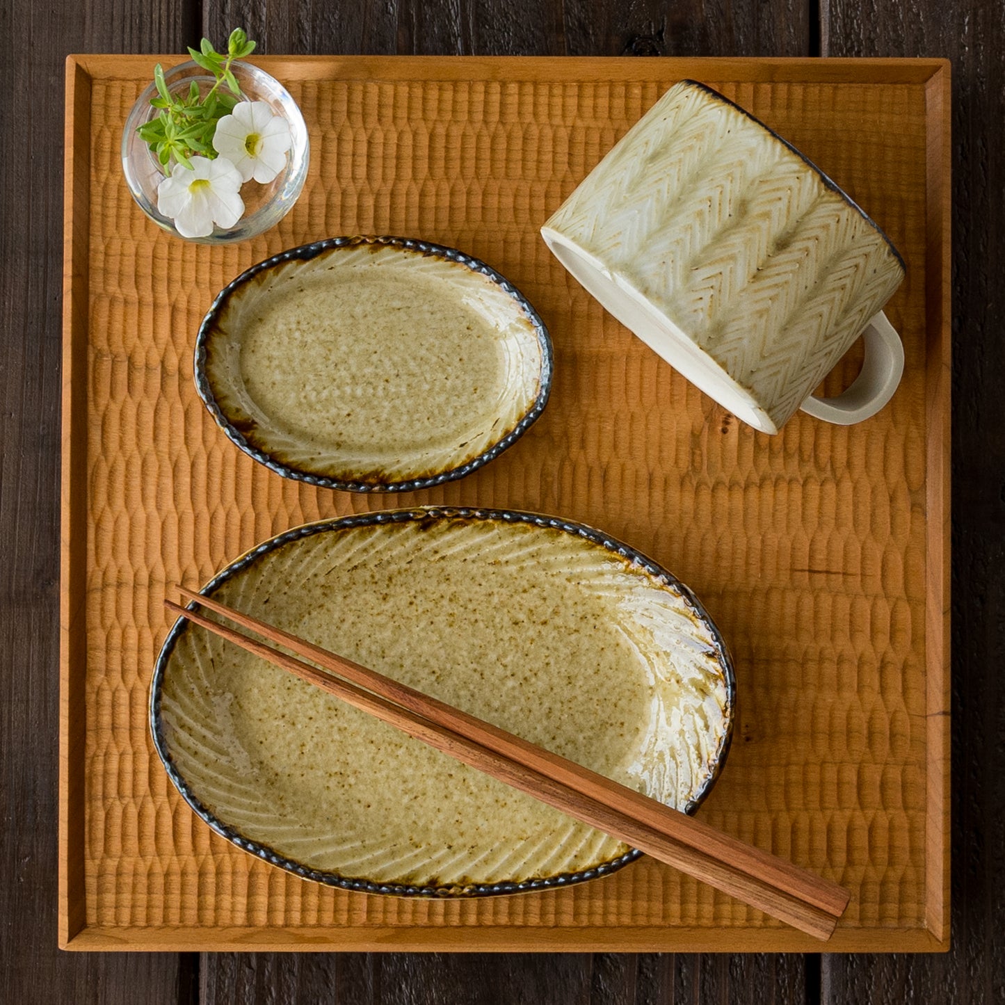 おうち時間を豊かにしてくれるツキゾエハルさんの皮鯨のうつわ