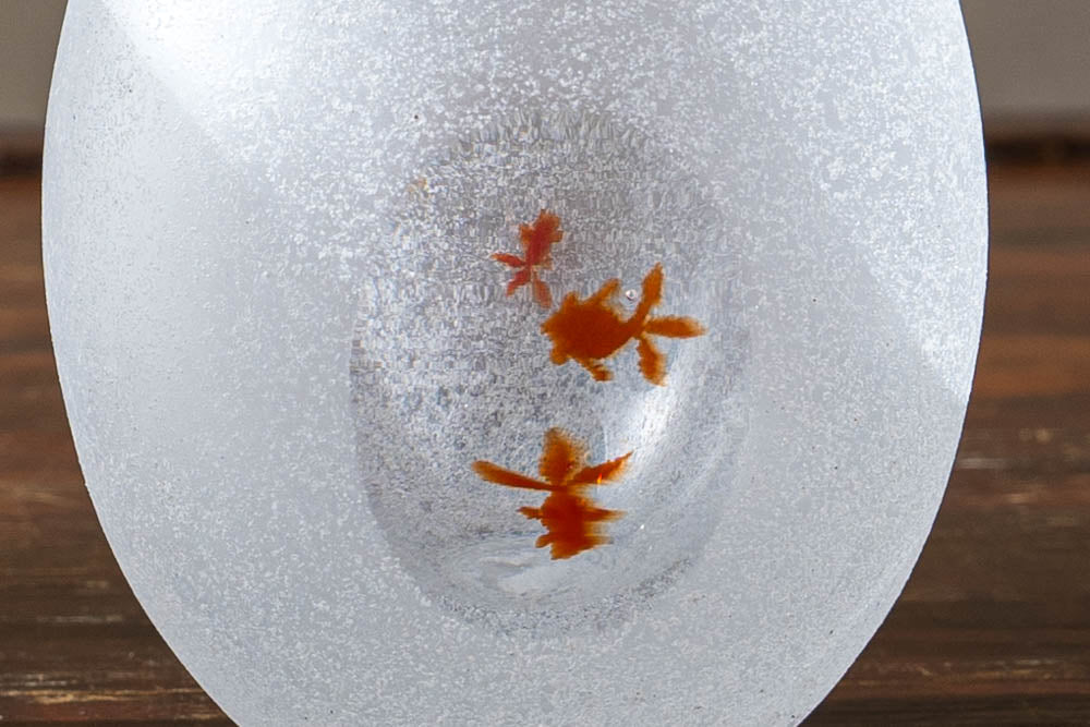 極楽寺がらす工房の白い雪がきれいな金魚グラス