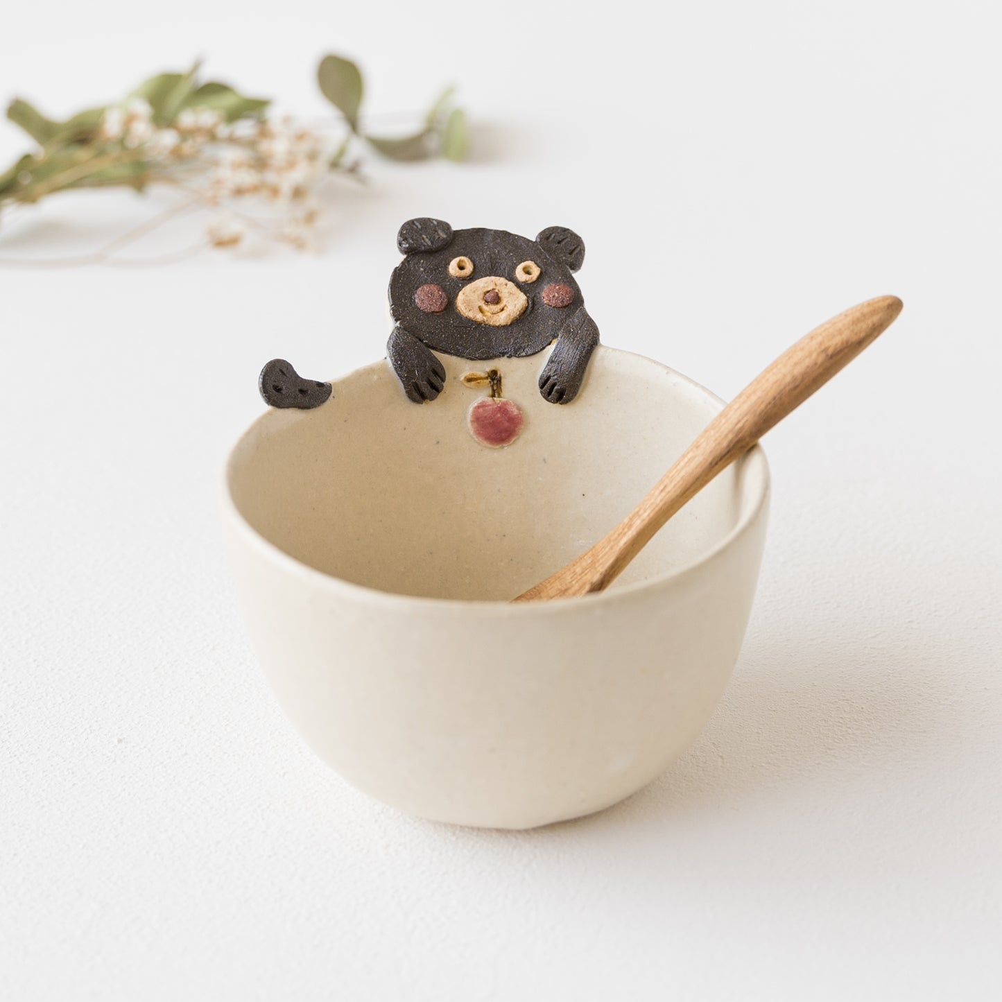やさしいカオのクマに癒される山田裕恵さんのヨーグルトカップ