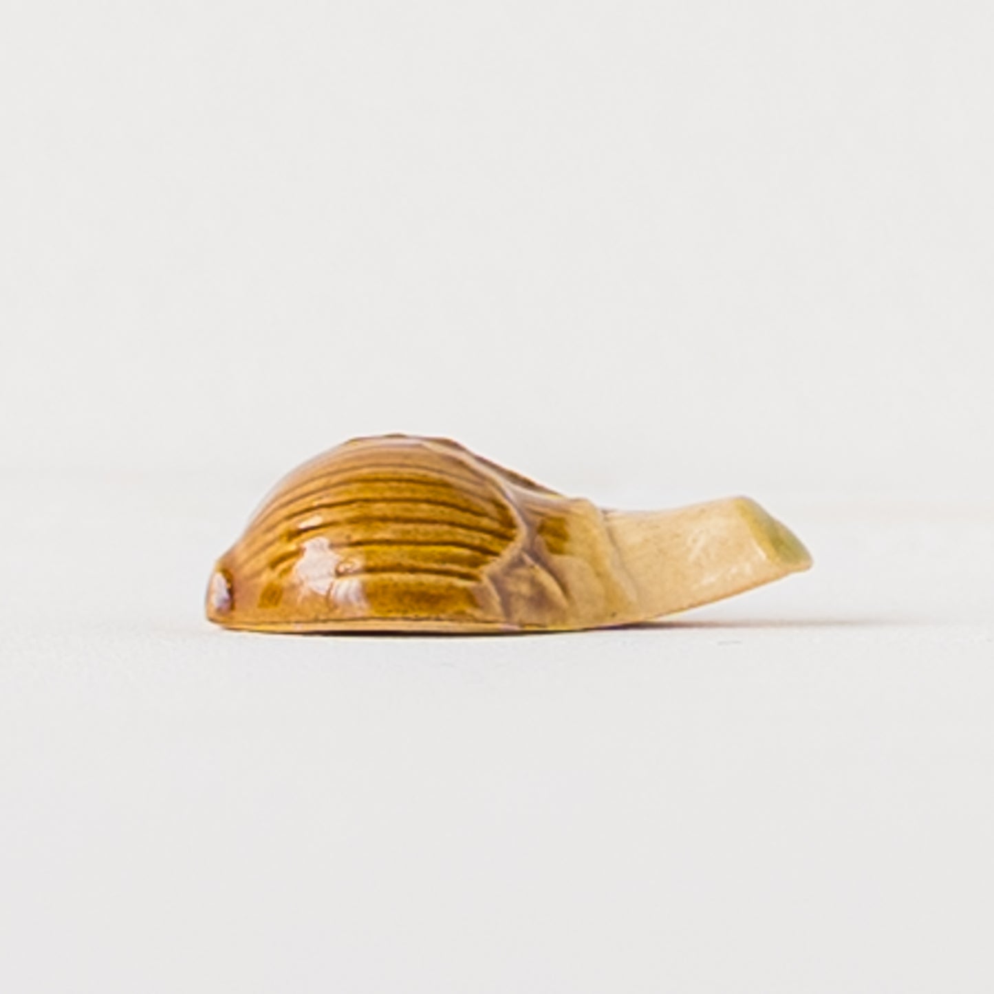 食卓を明るく豊かにしてくれるイホシロ窯の玉ねぎの箸置き