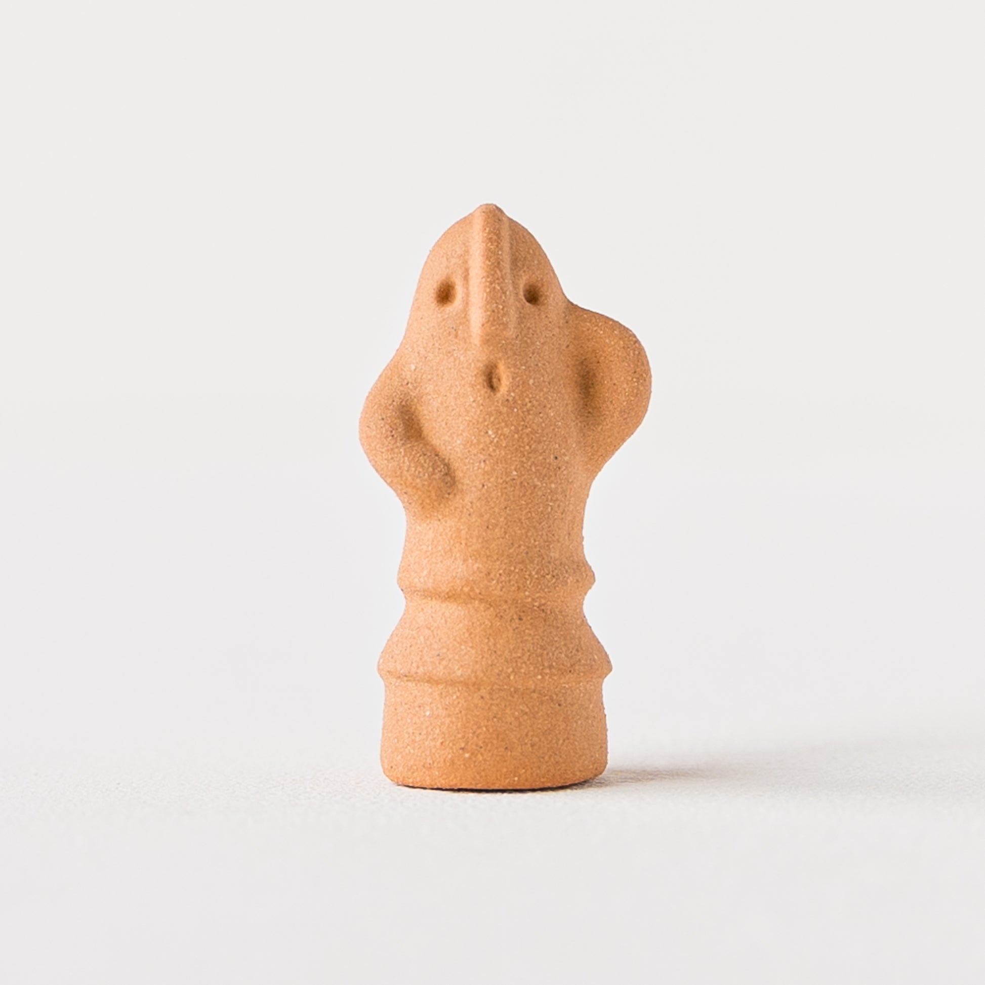 おとぼけ顔の埴輪の顔にほっこりするイホシロ窯の箸置き