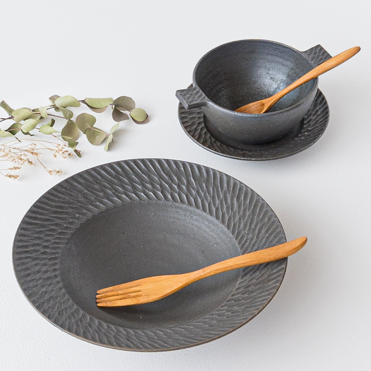 食卓をおしゃれに彩ってくれる山本雅則さんのしのぎの器