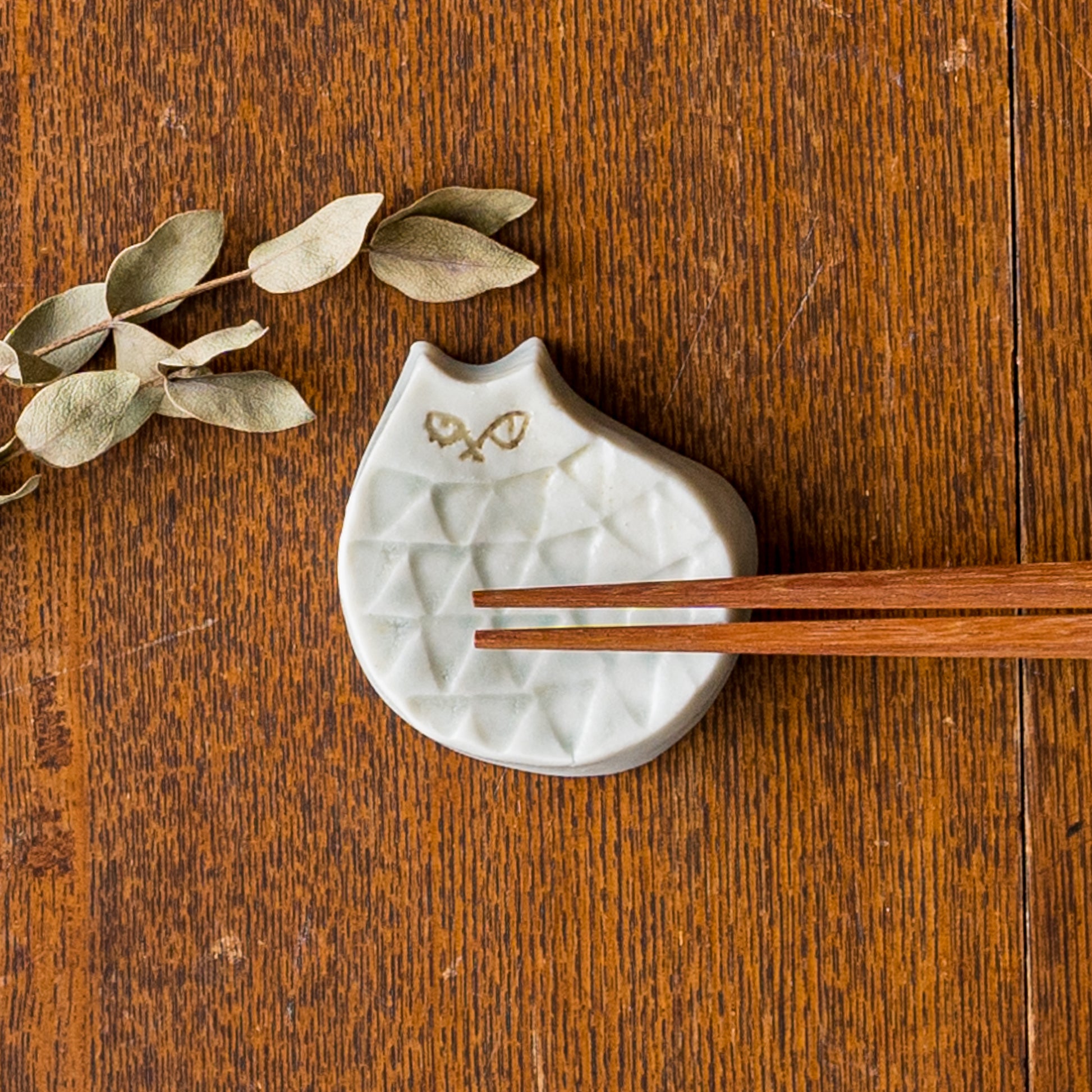 明るく可愛い食卓にしてくれる庄司千晶さんのねこの箸置き