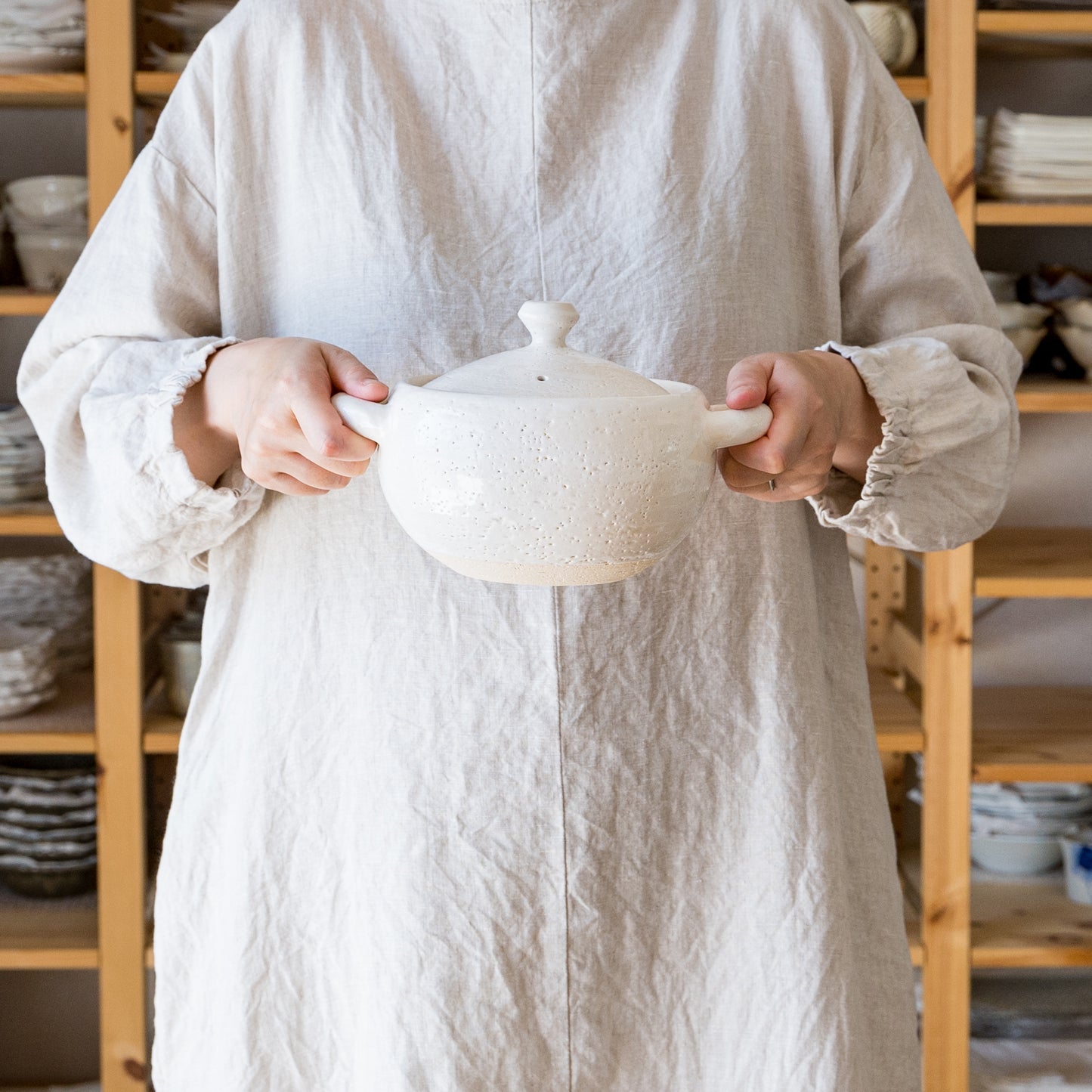 Iga clay pot Shiromaru (for 1-2 people)｜Iga pottery Haseen