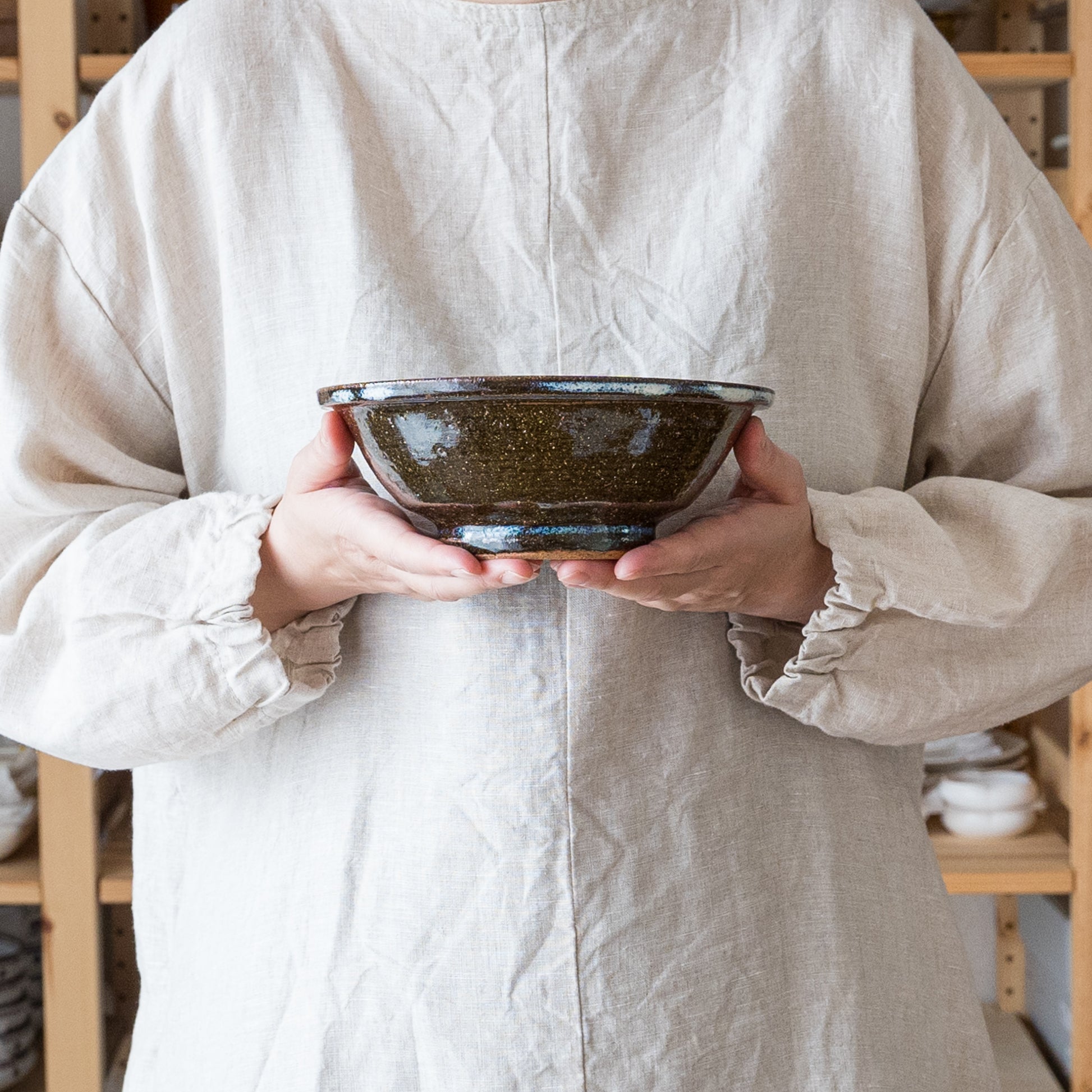 お料理引き立ててくれる小代焼ふもと窯の6寸鉢