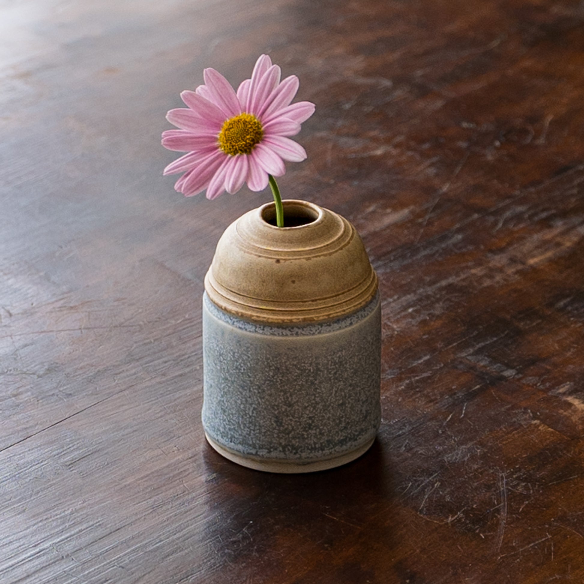 置いてあるだけで絵になる田中志保さんの花器