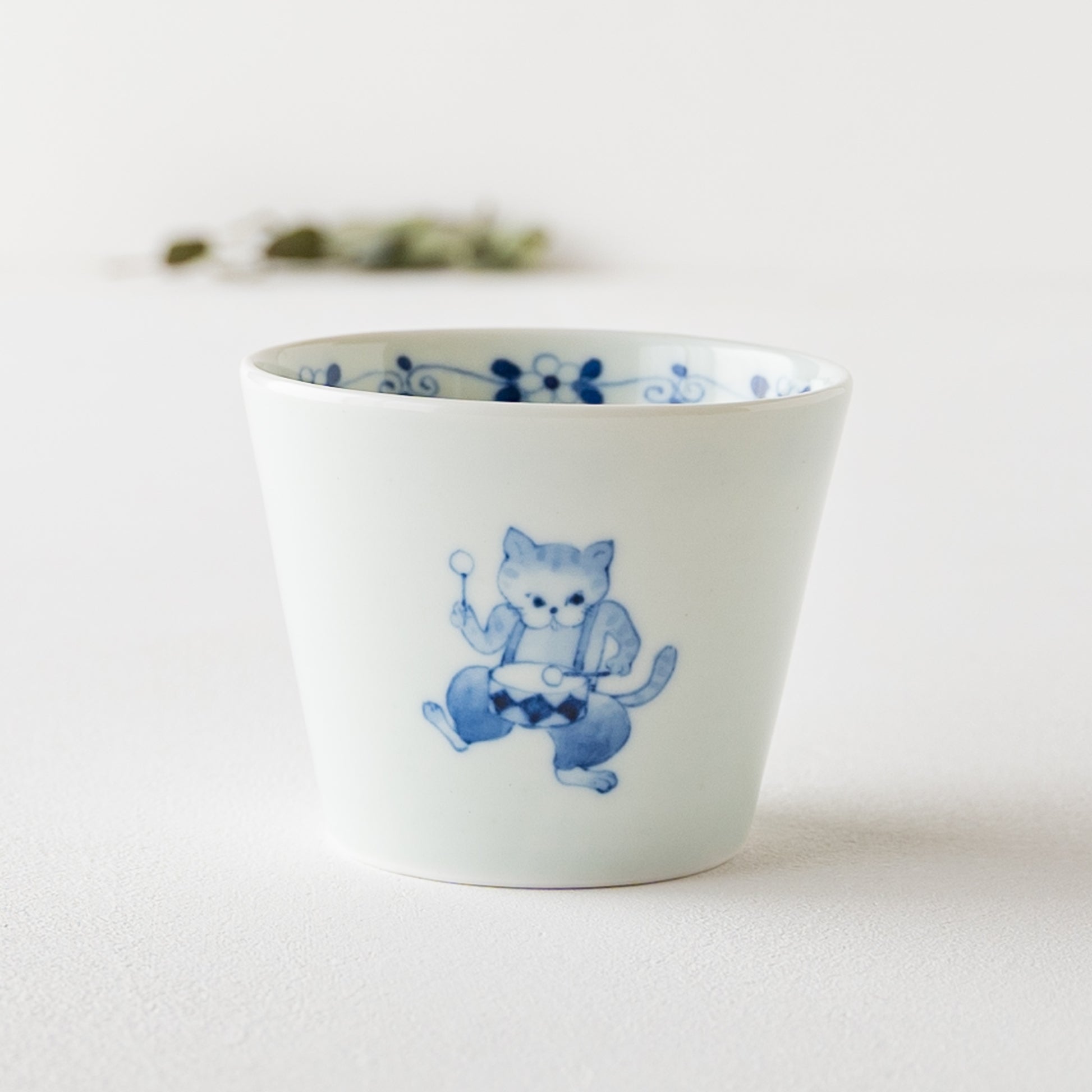 石川理恵さんのそば猪口猫太鼓