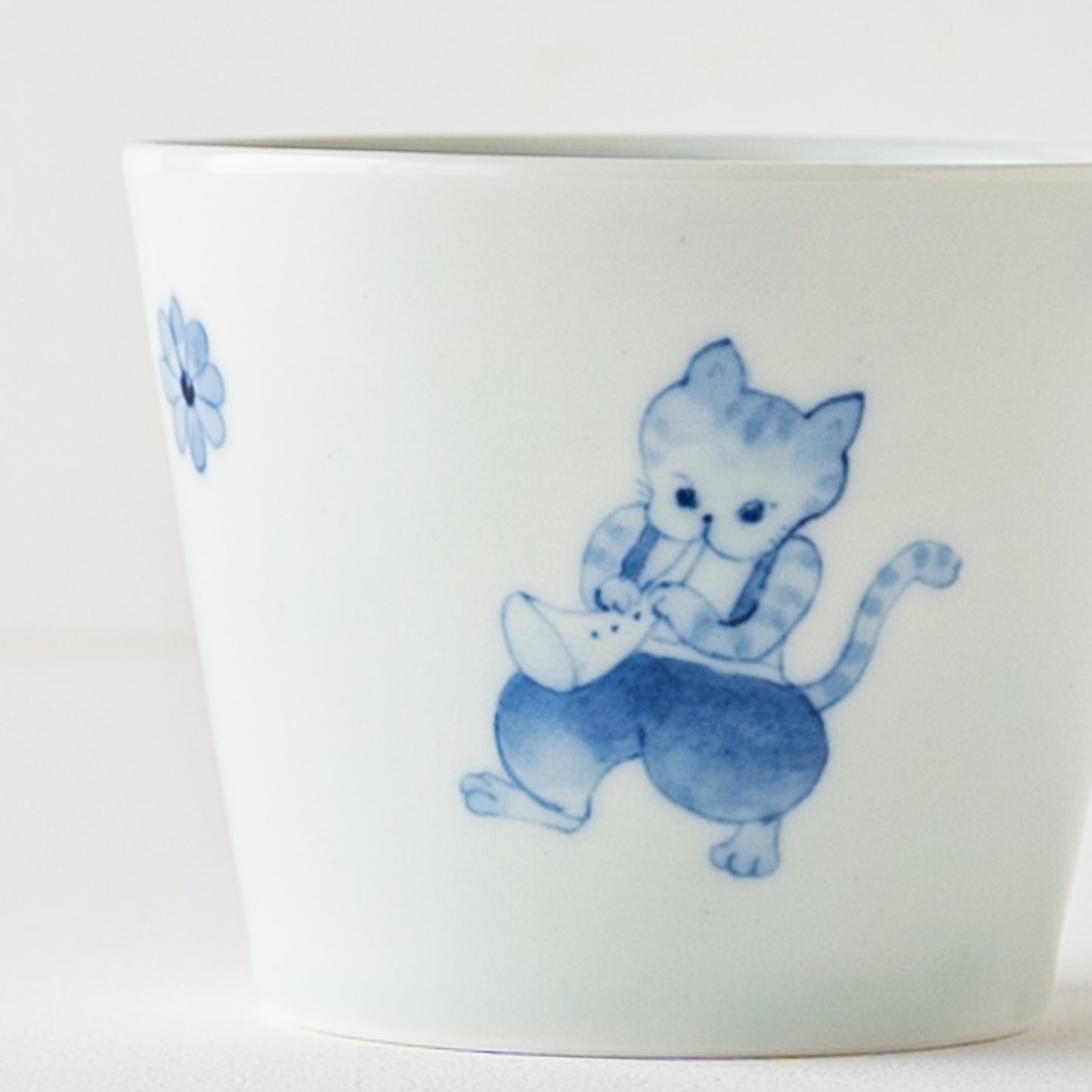 石川理恵さんのそば猪口猫ラッパ