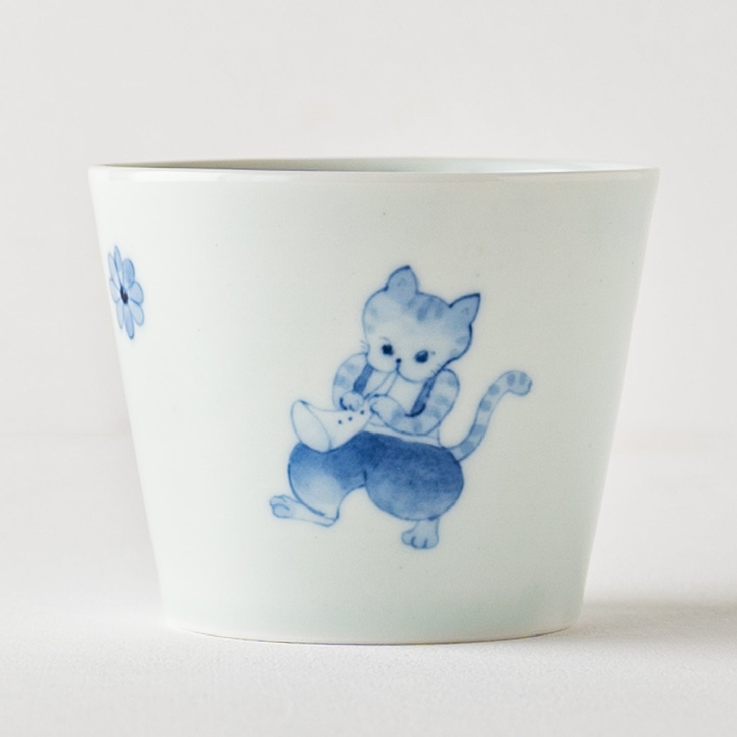 石川理恵さんのそば猪口猫ラッパ