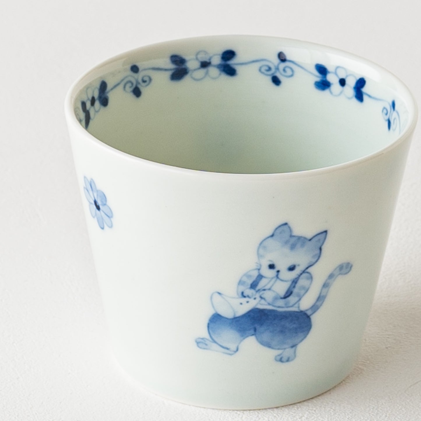 石川理恵さんのそば猪口猫ラッパ